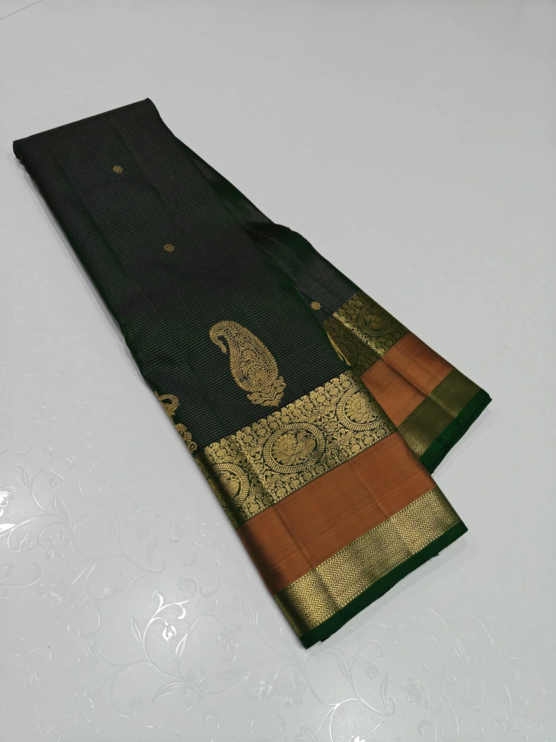 traditional-exclusive-pattern-03923-a