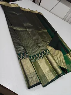 exclusive-bridal-saree-04382-c