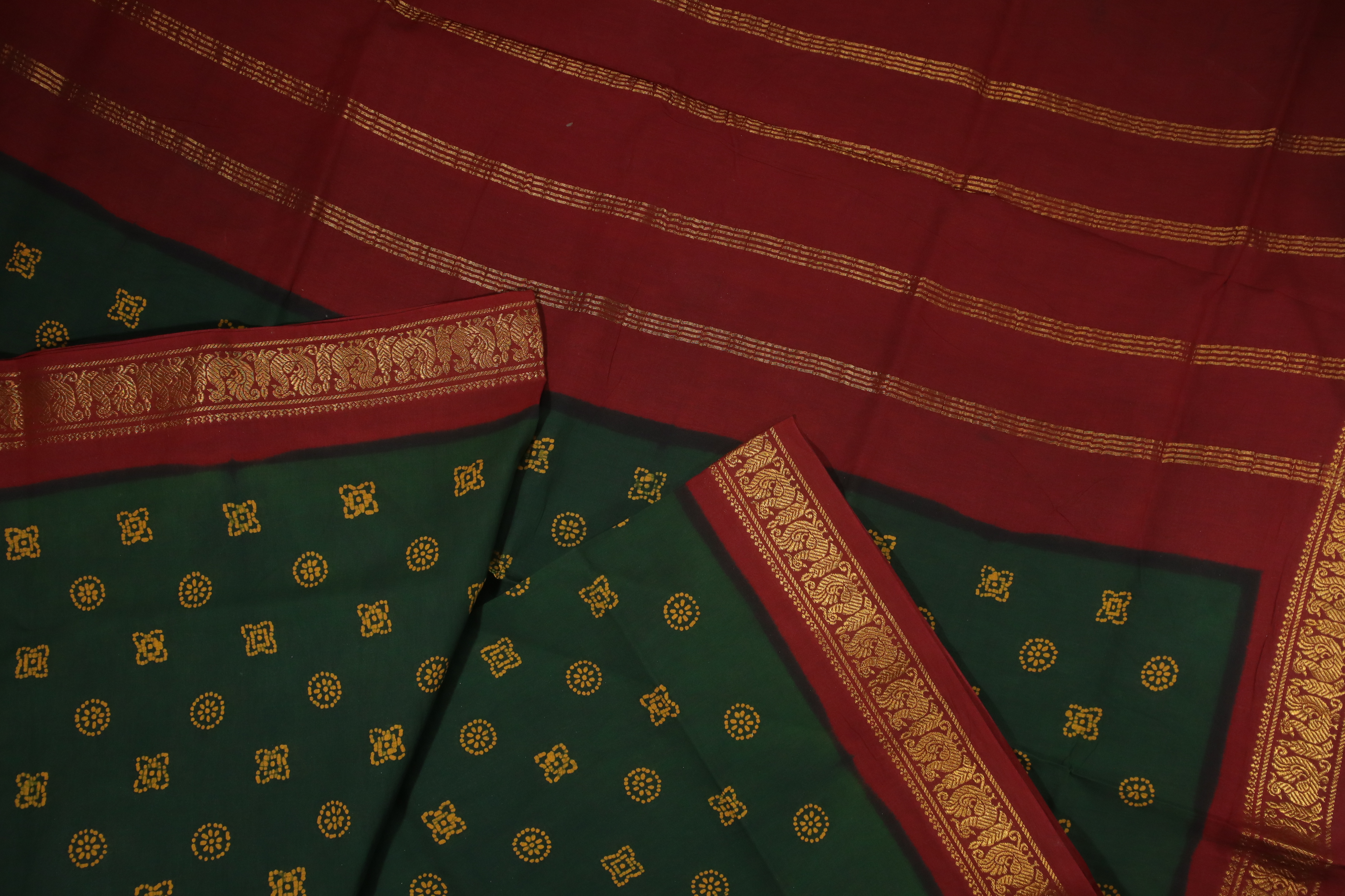 madurai-sungudi-saree-ss005707-b