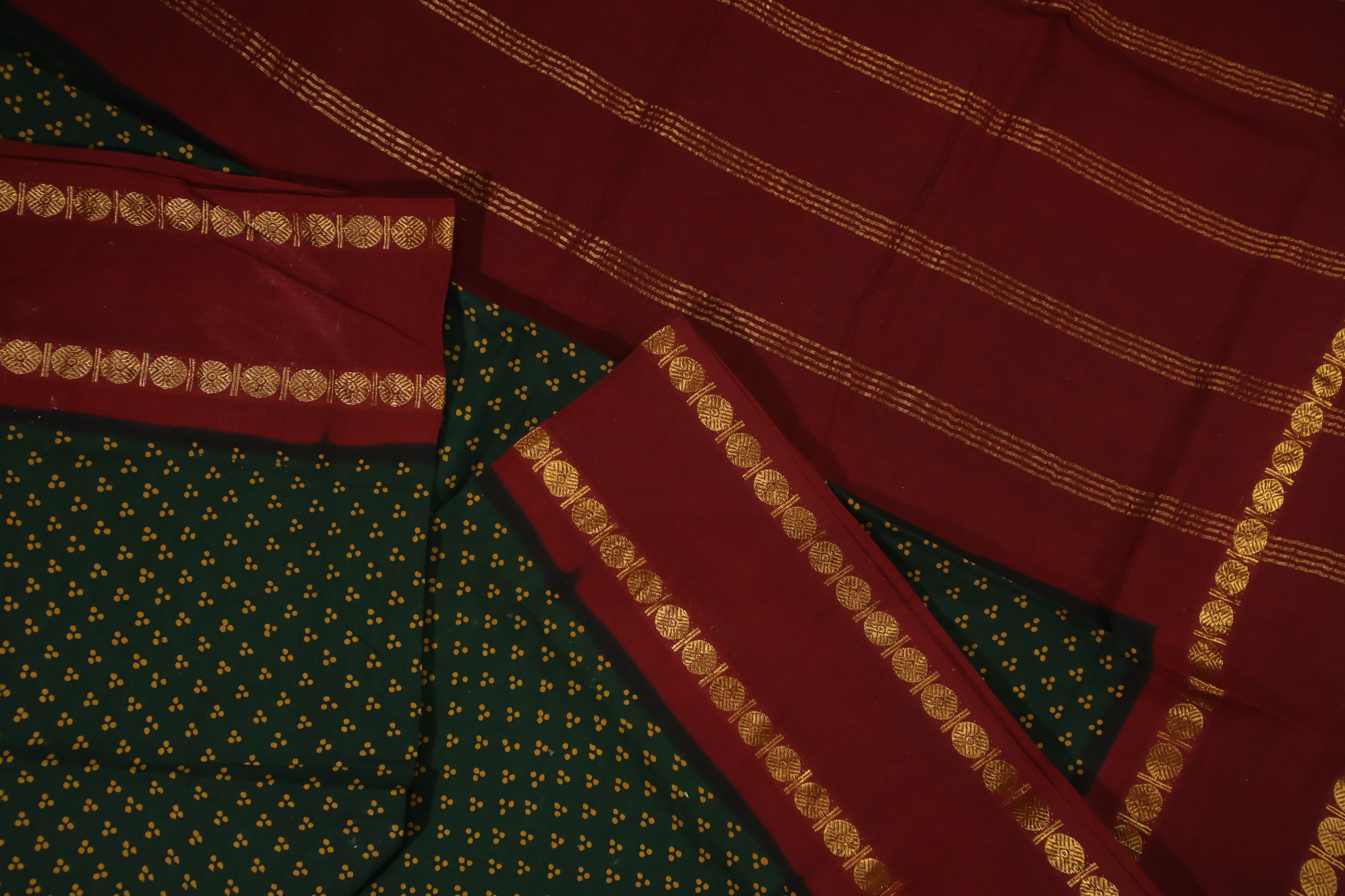 madurai-sungudi-saree-ss005655-b