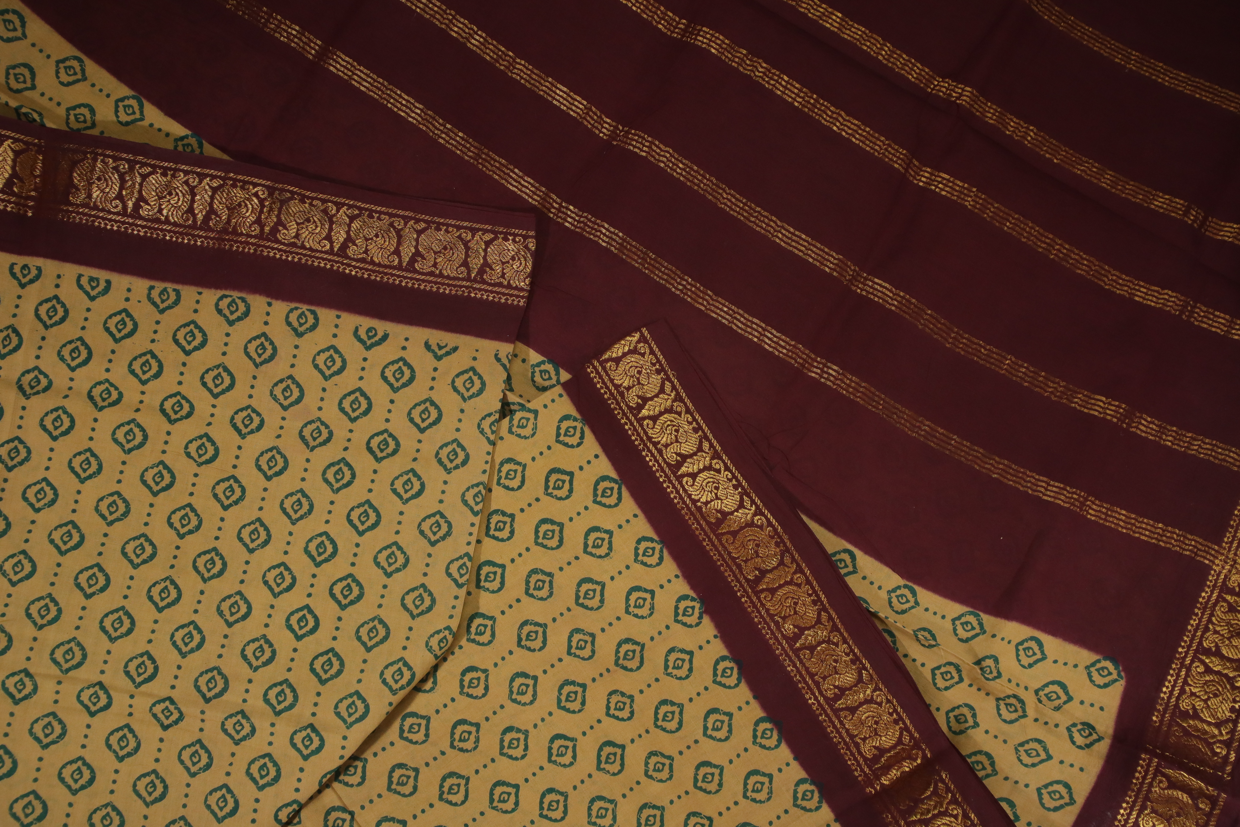 madurai-sungudi-saree-ss005678-b