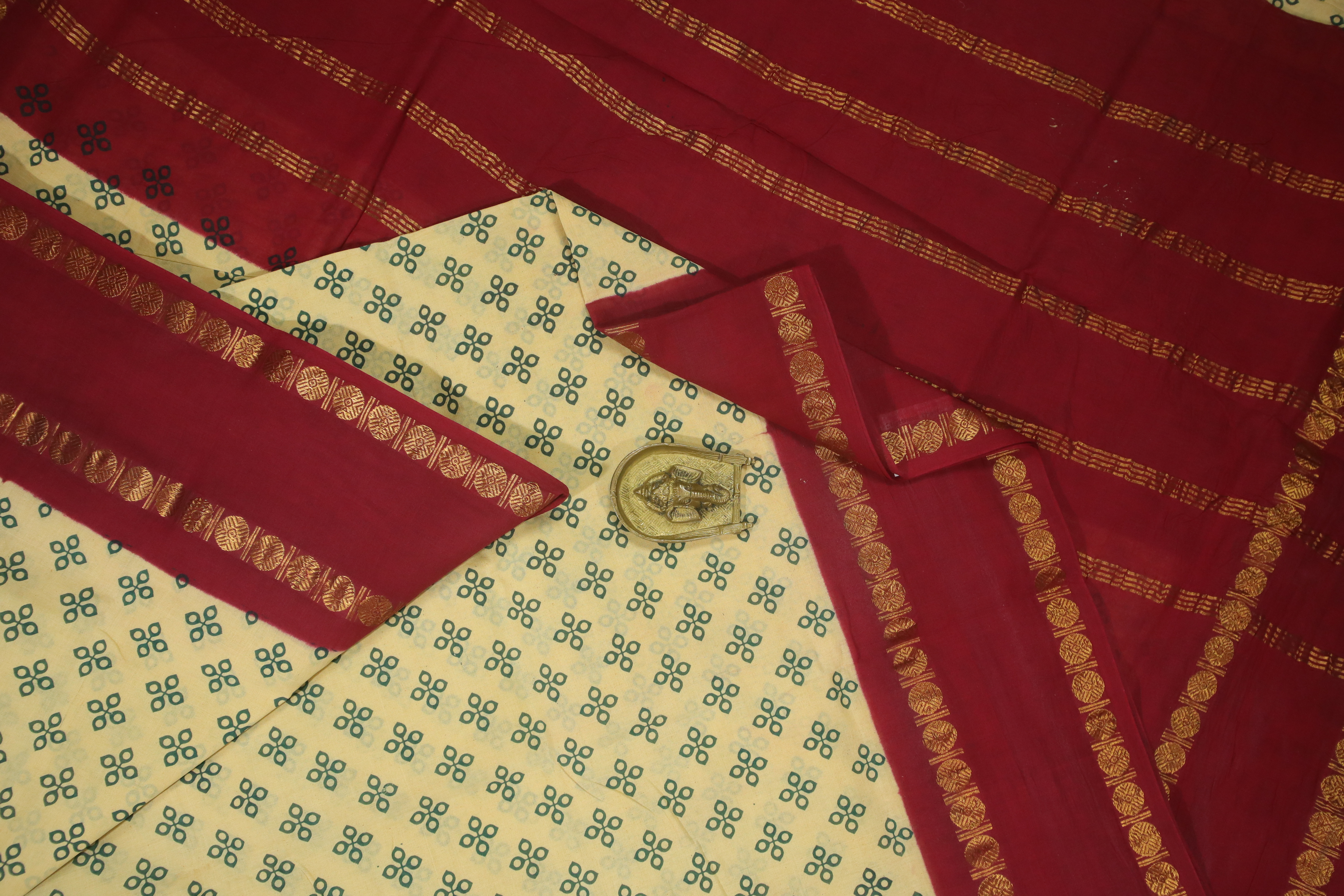 madurai-sungudi-saree-ss005659-a