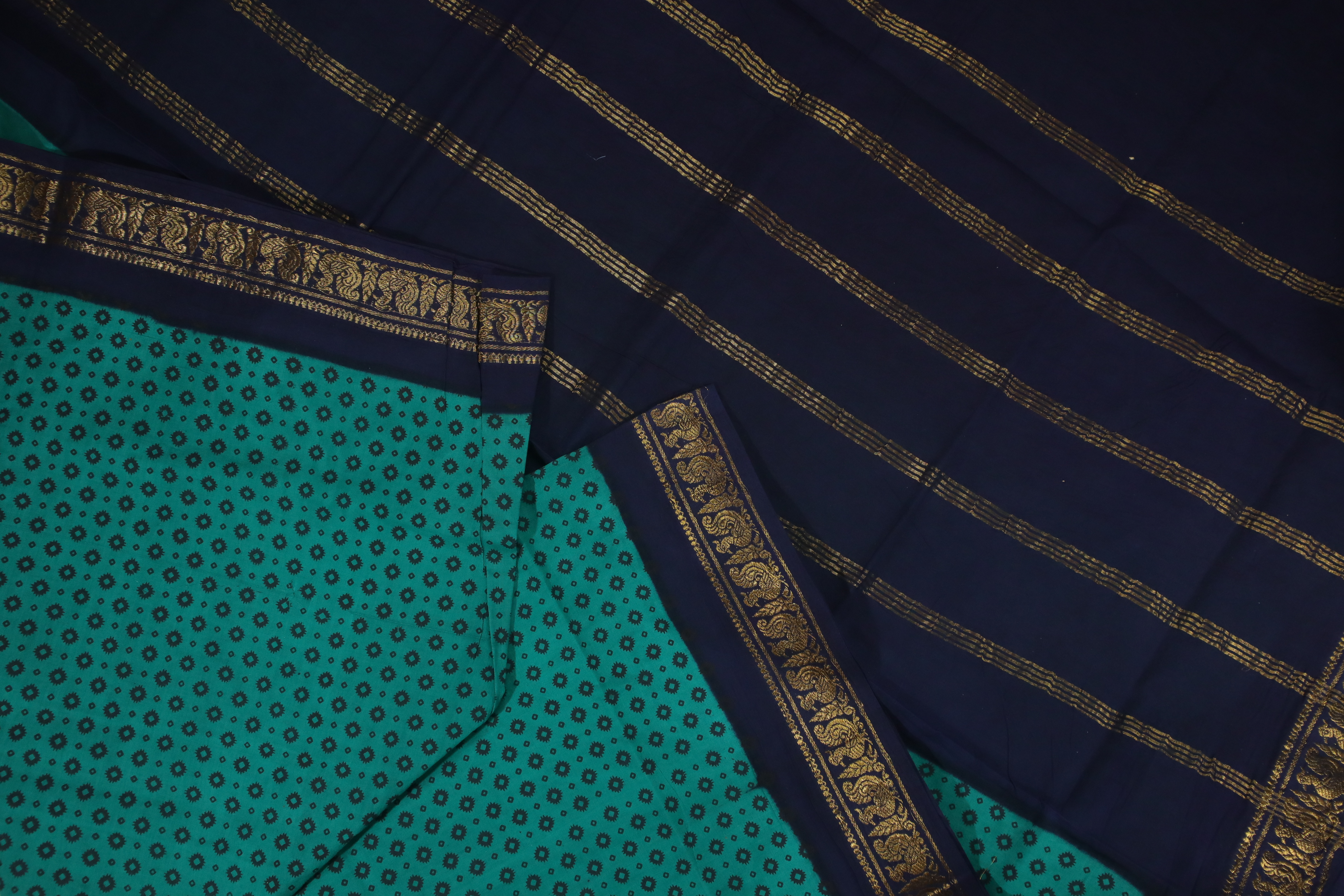 madurai-sungudi-saree-ss005679-b