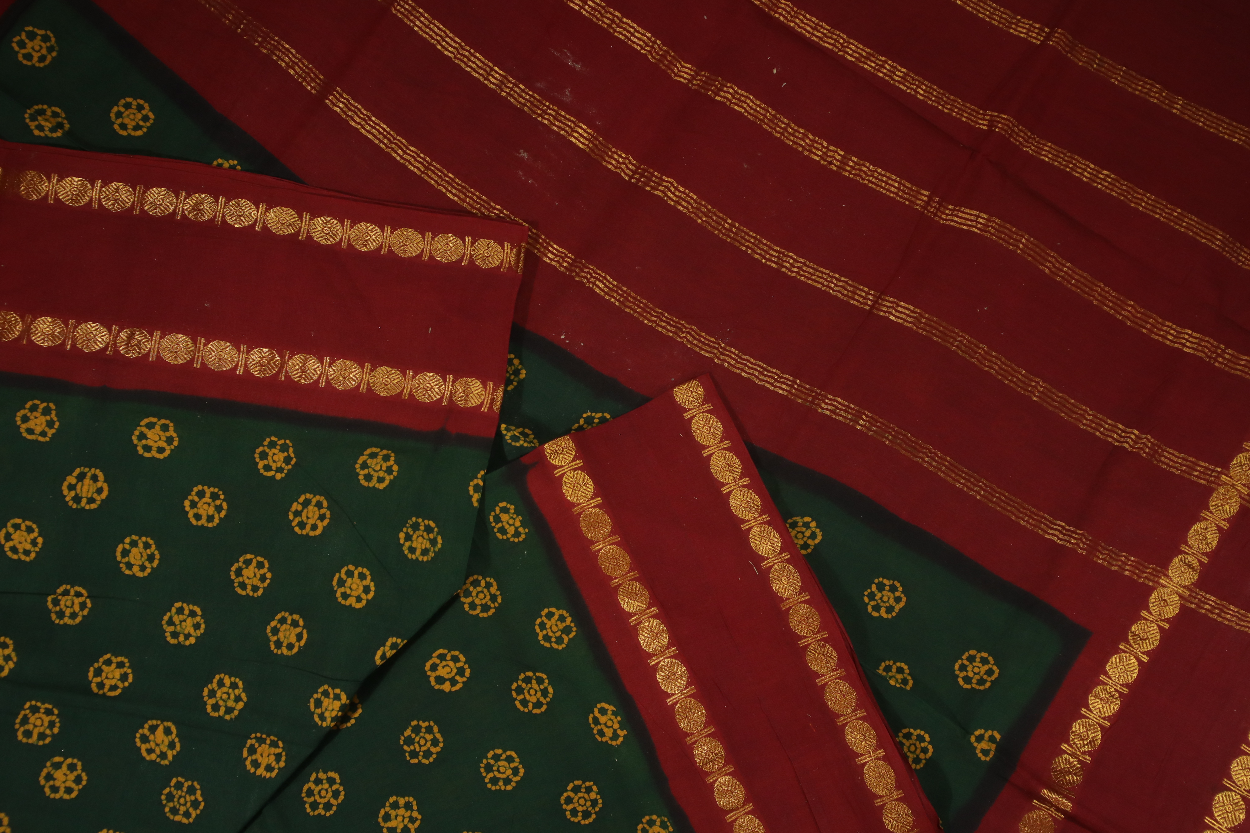 madurai-sungudi-saree-ss005654-b