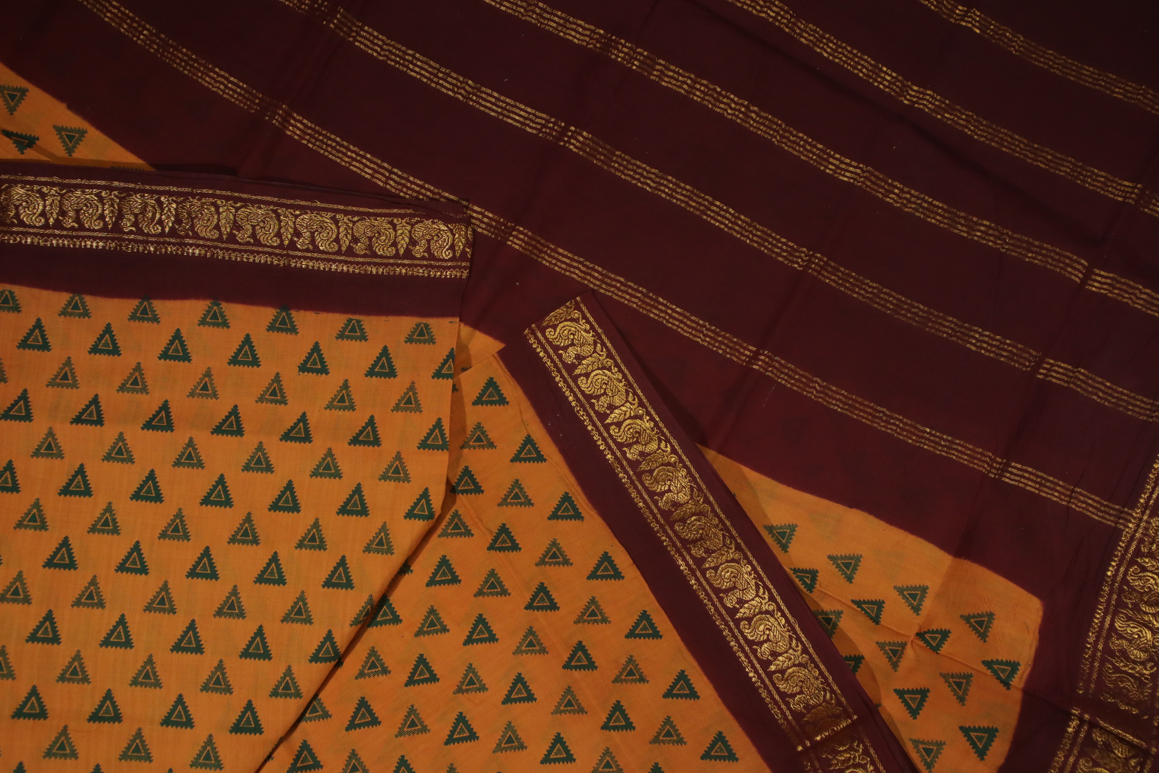 madurai-sungudi-saree-ss005702-b