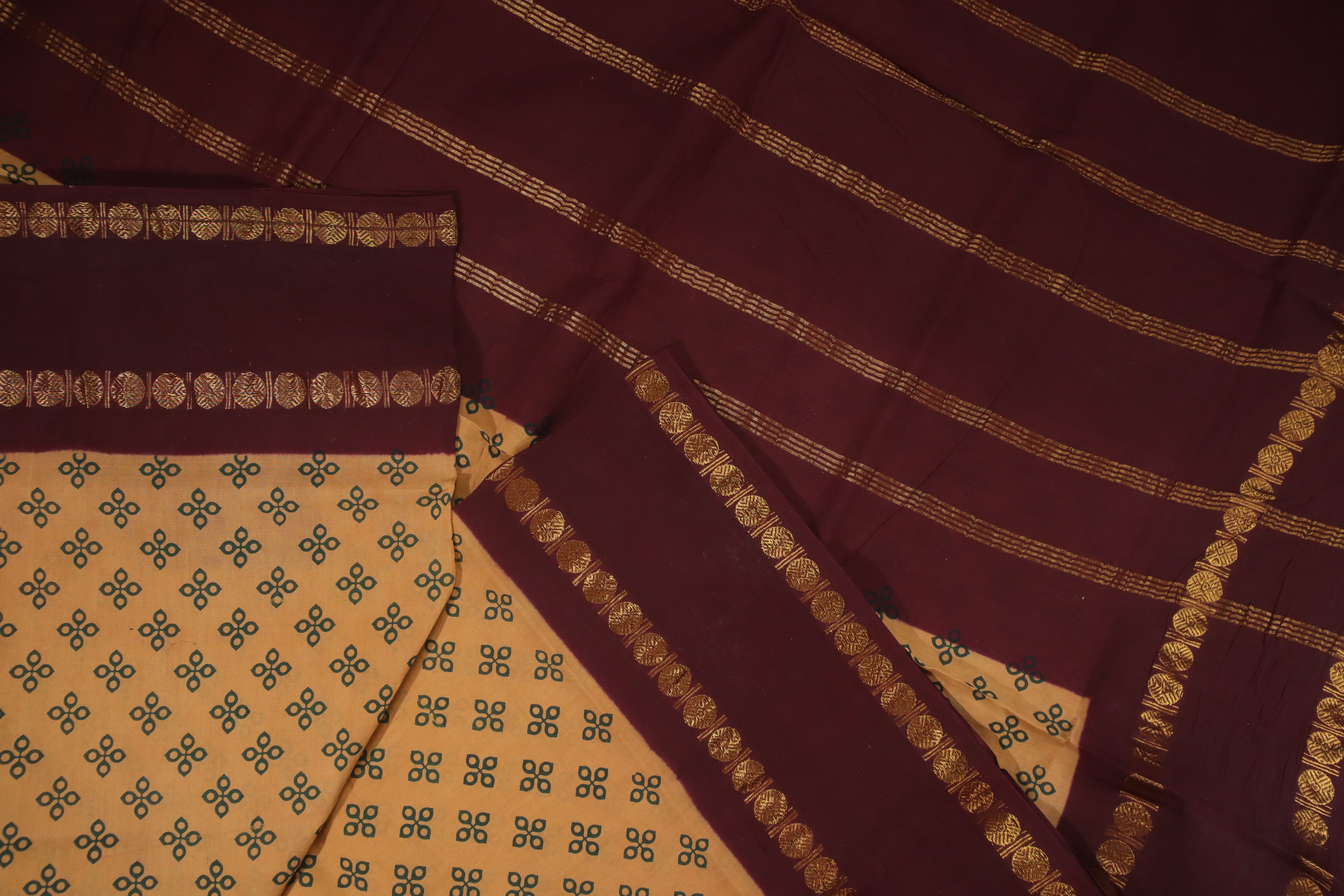 madurai-sungudi-saree-ss005670-b