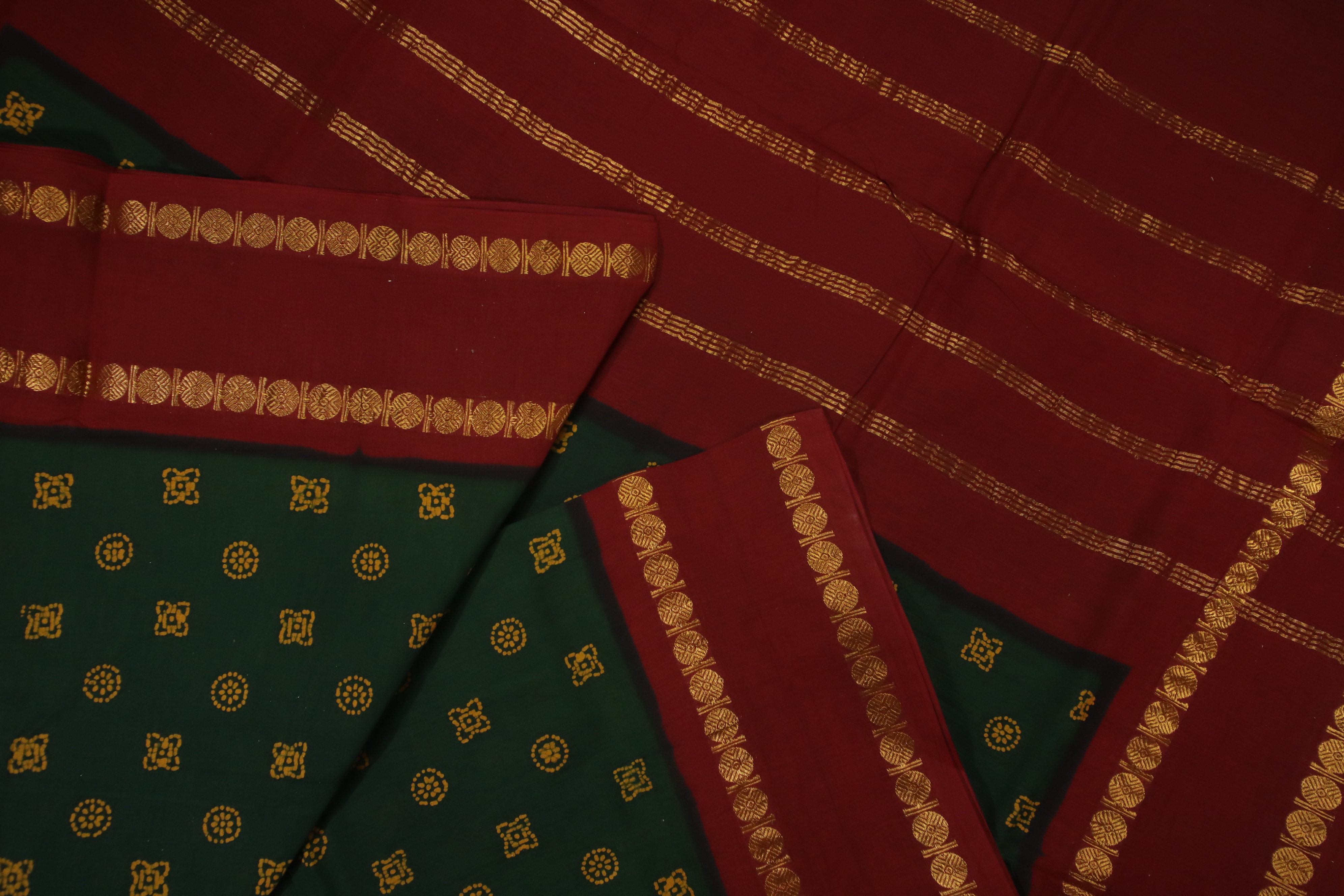 madurai-sungudi-saree-ss005642-b