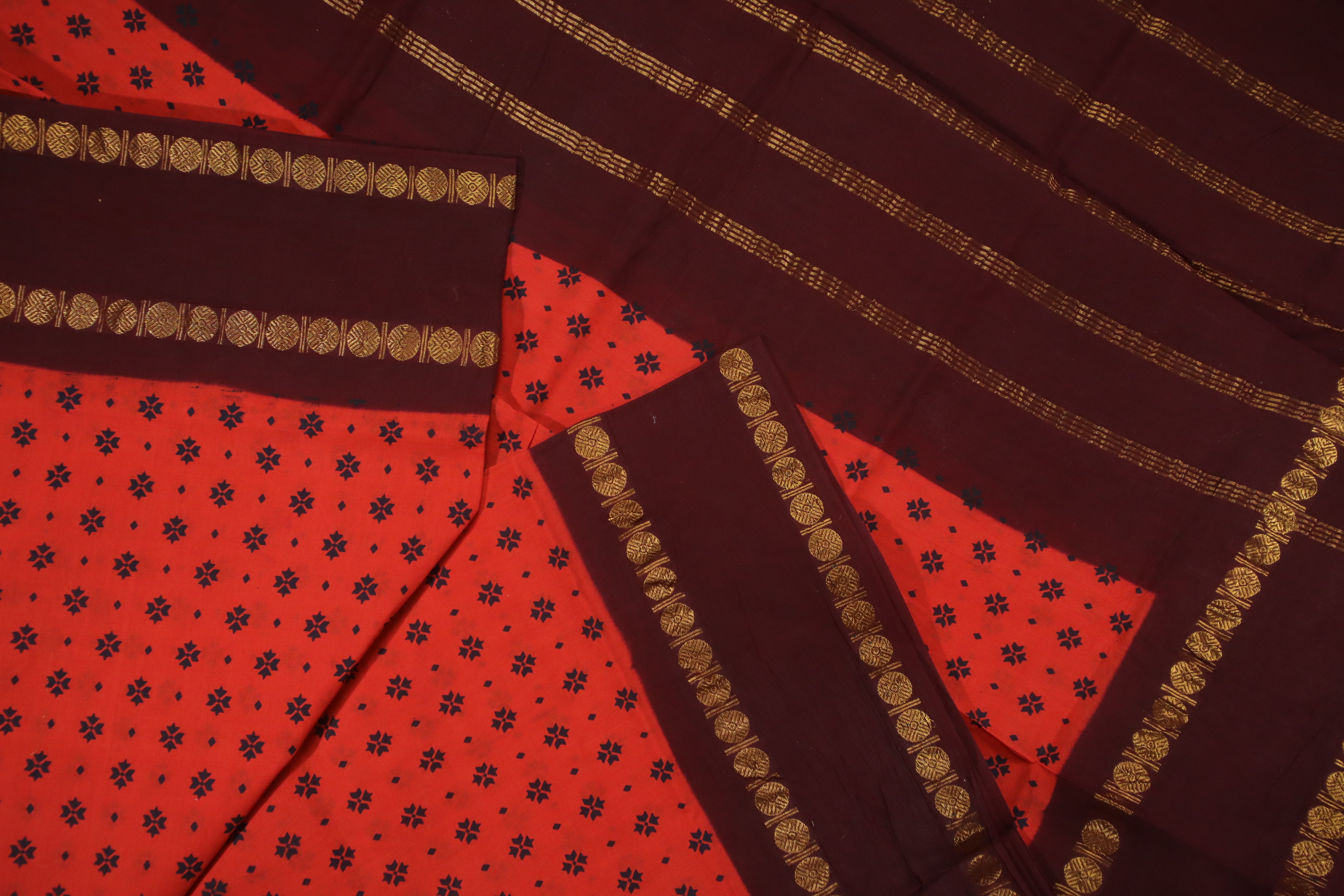 madurai-sungudi-saree-ss005629-b