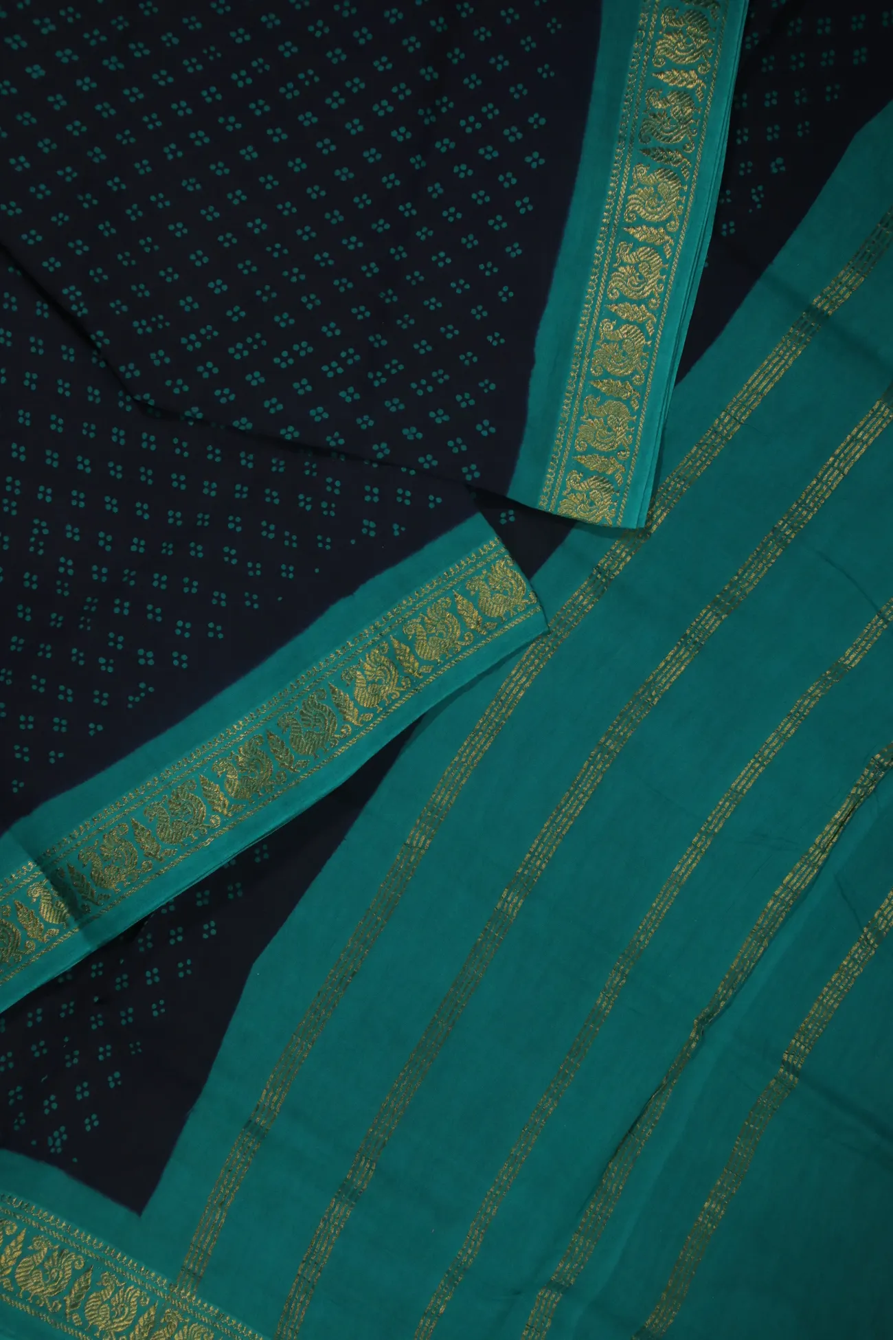 madurai-sungudi-saree-ss005703-b