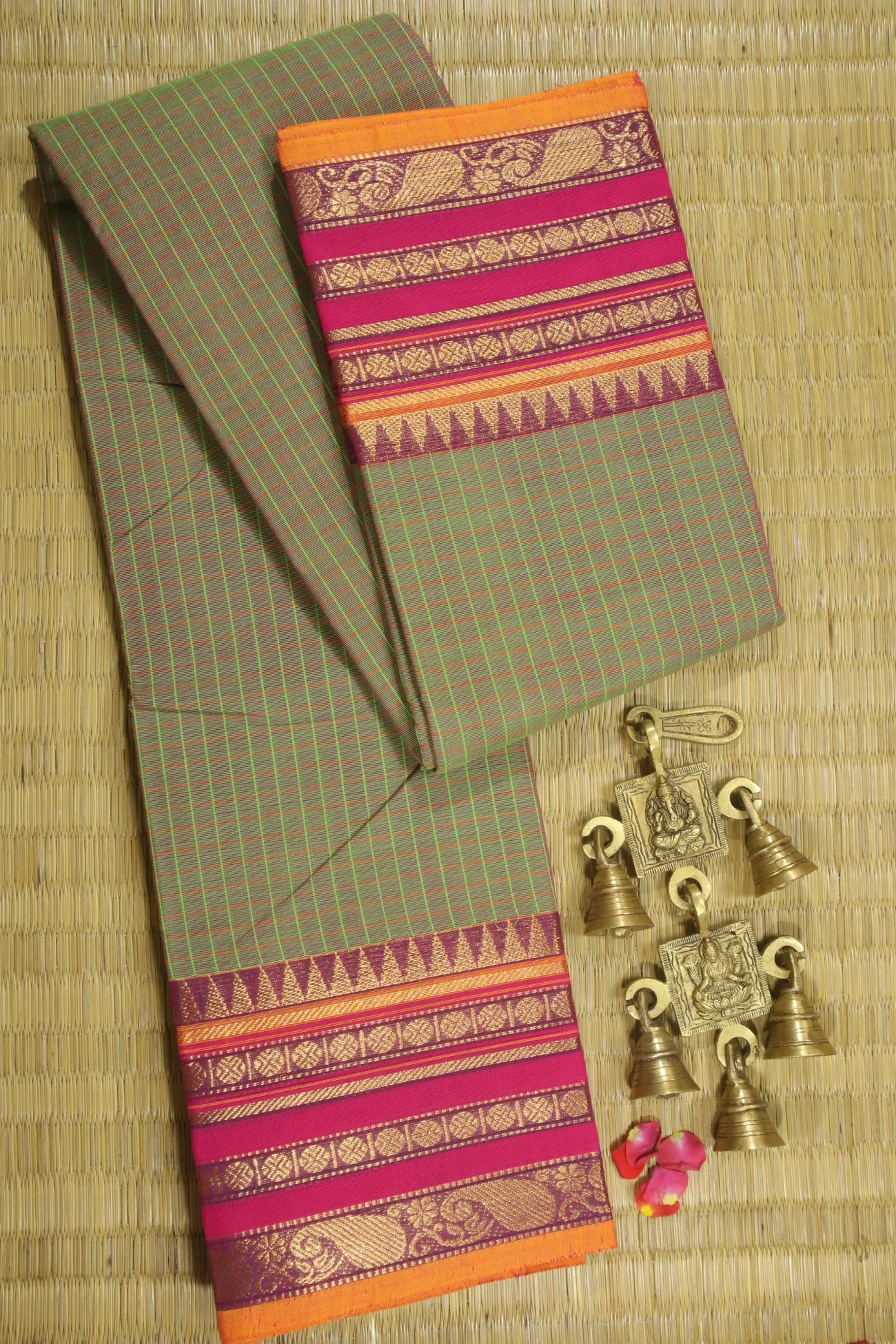 olive-temple-ruthratcham-traditional-chettinad-checked-saree-ck002360-a