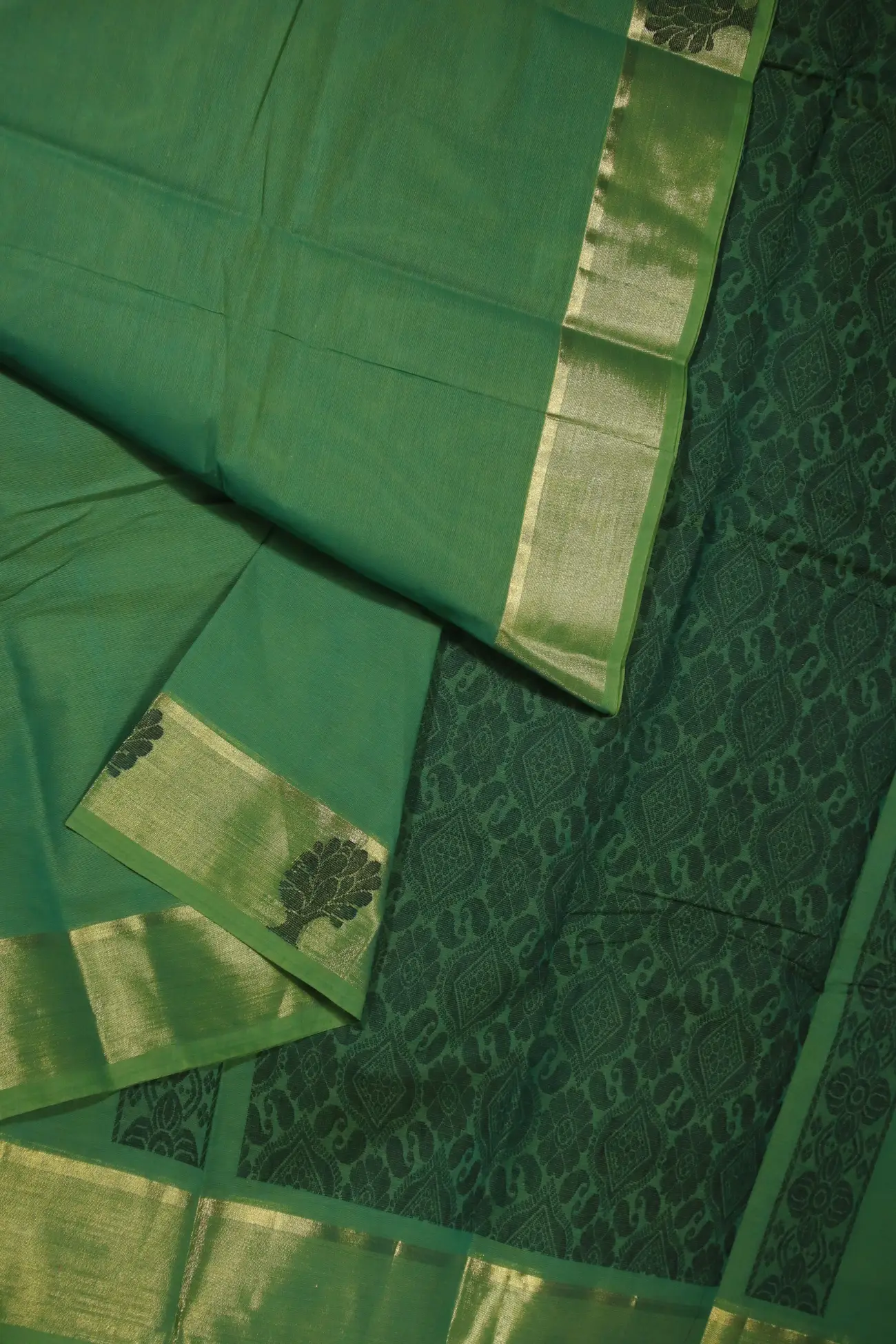 green-flower-tree-coimbatore-cotton-saree-cbe000242-b