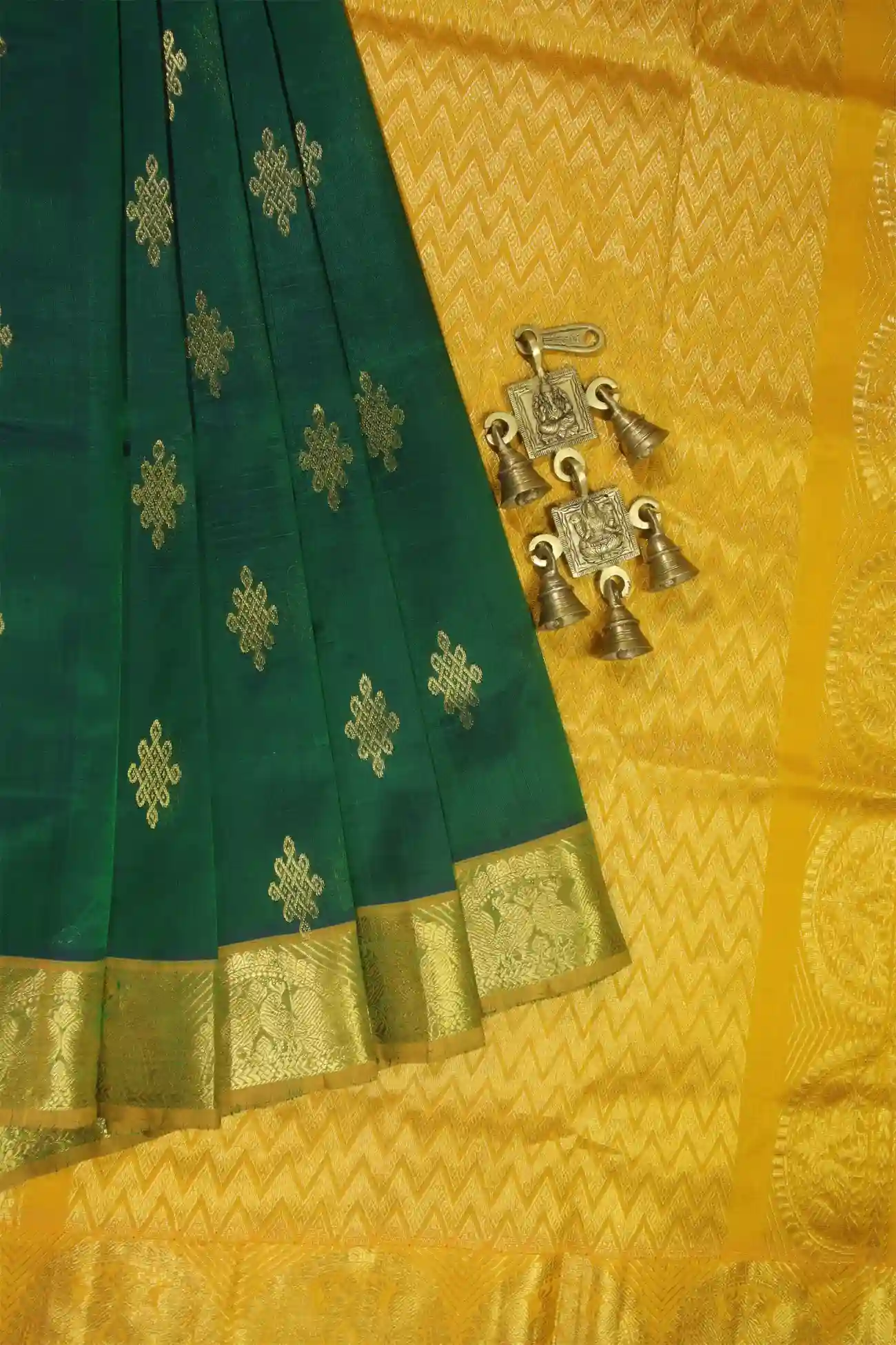 dark-green-kolam-peacock-kanchi-silk-cotton-saree-sc002725-a