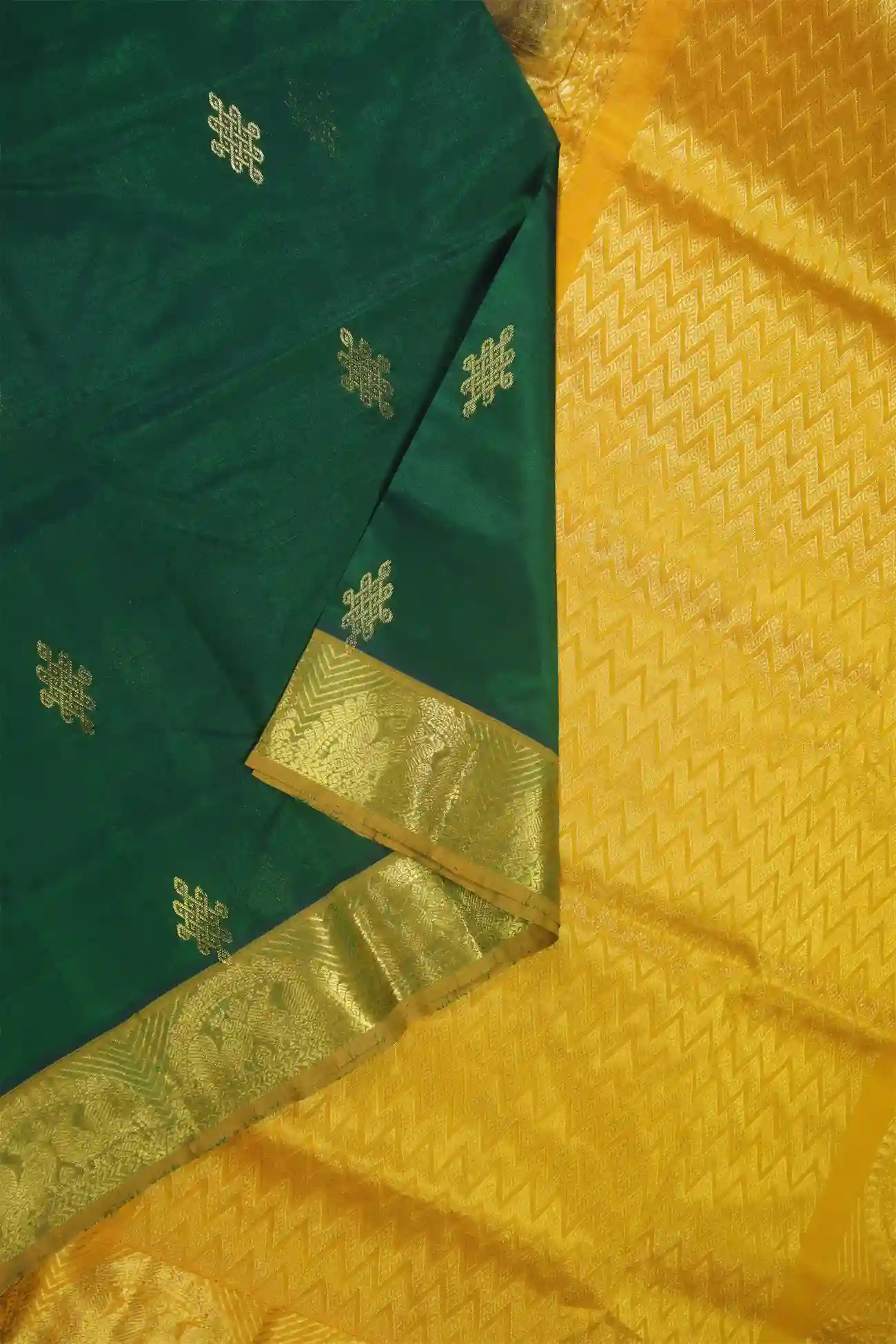 dark-green-kolam-peacock-kanchi-silk-cotton-saree-sc002725-b