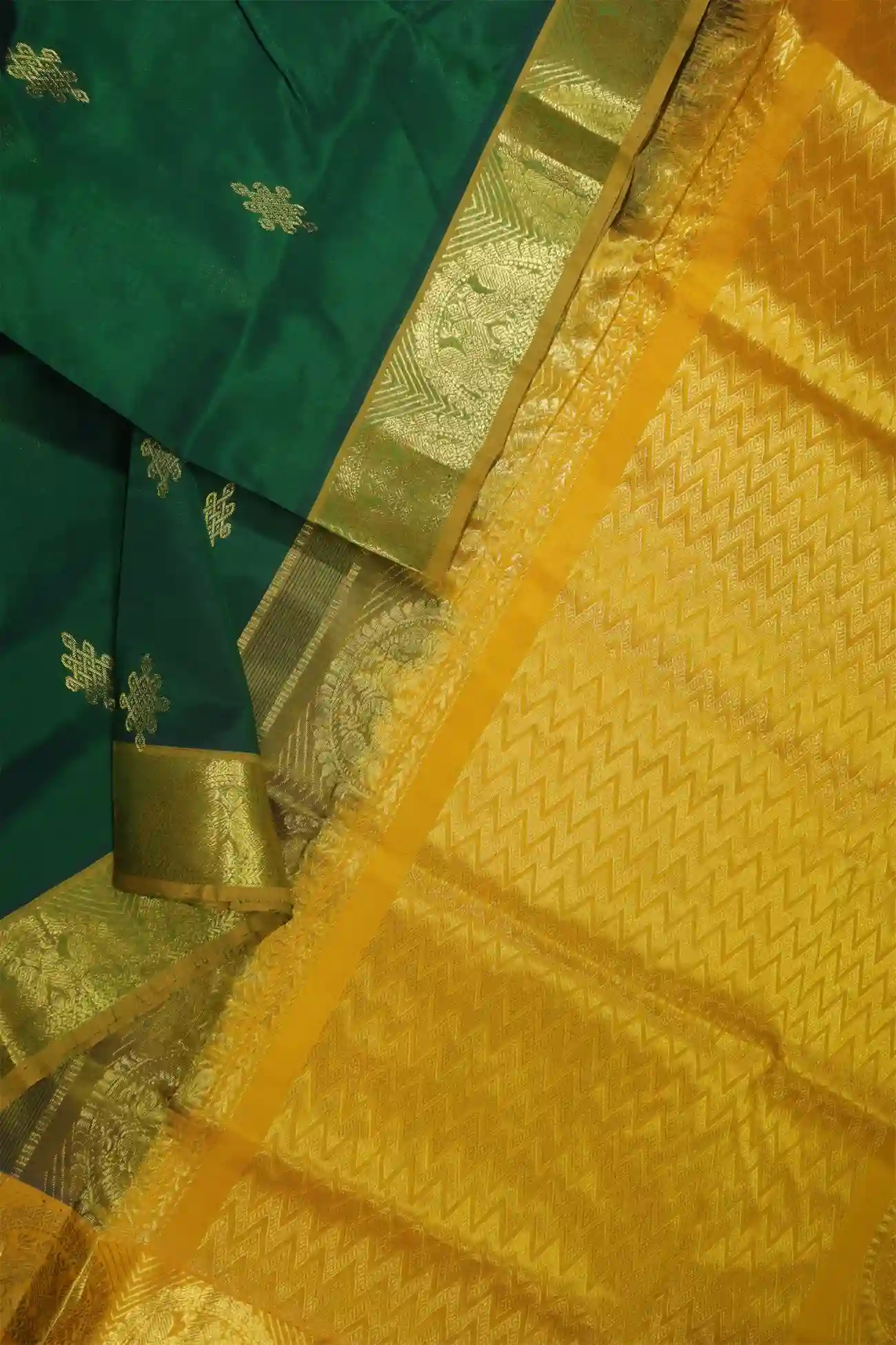 dark-green-kolam-peacock-kanchi-silk-cotton-saree-sc002725-d