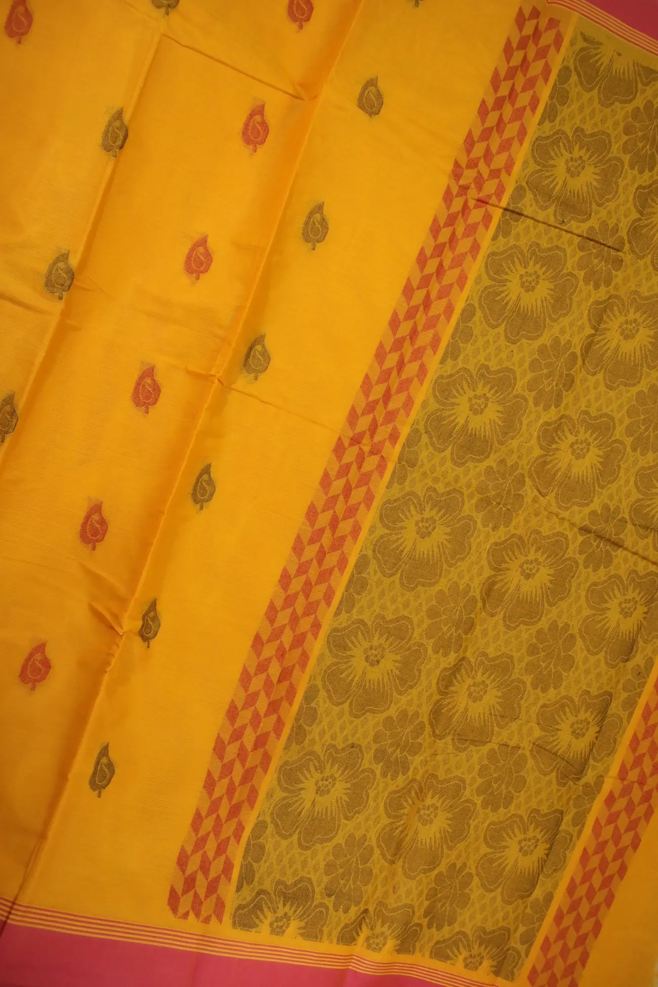 yellow-flowers-coimbatore-cotton-saree-cbe000238-c