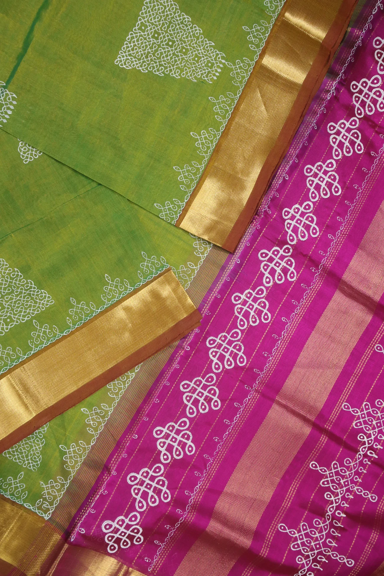 green-kolam-bavanji-border-kanchi-silk-cotton-saree-sc002726-b