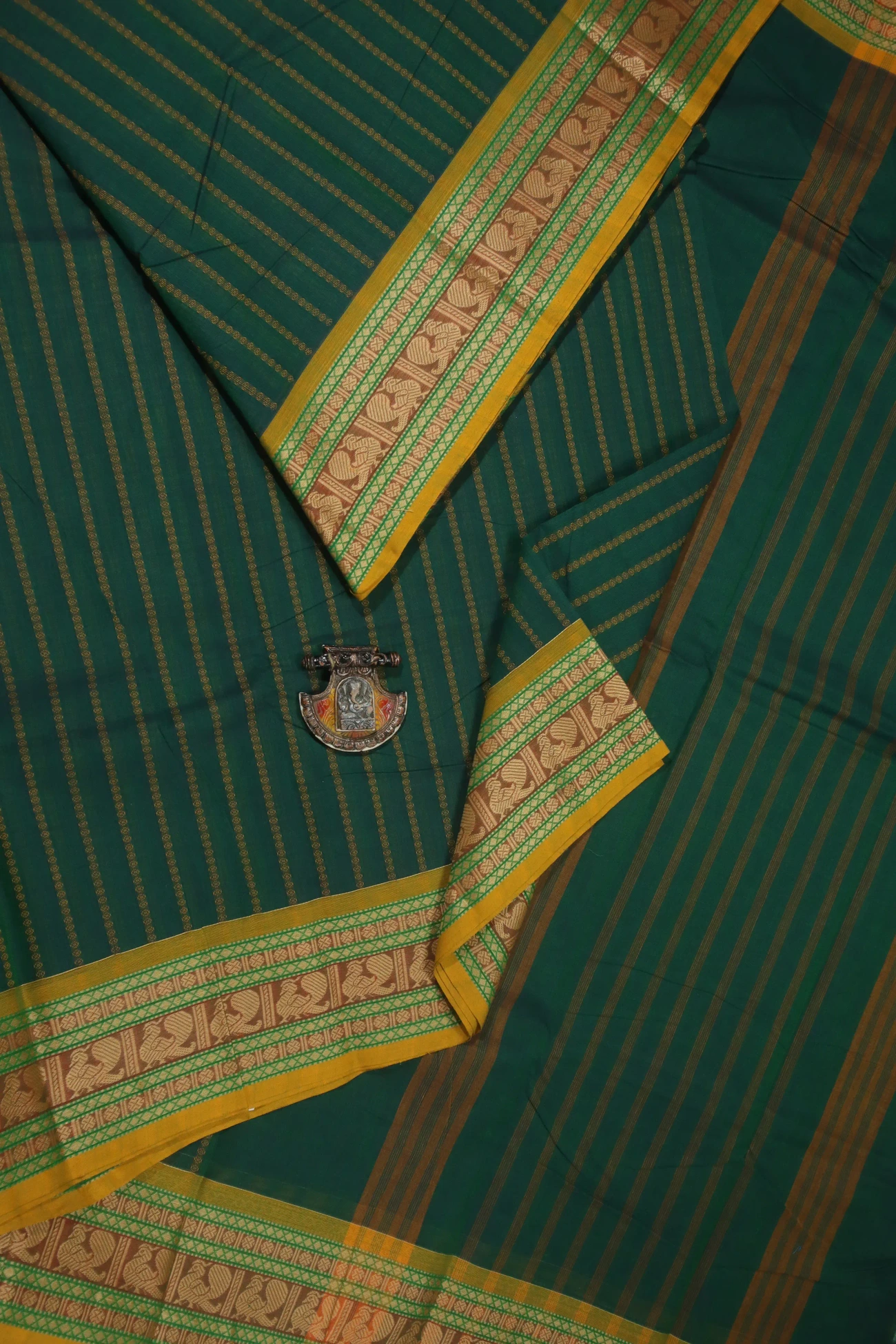 dark-green-vertical-stripes-grand-chettinad-saree-gc001534-a