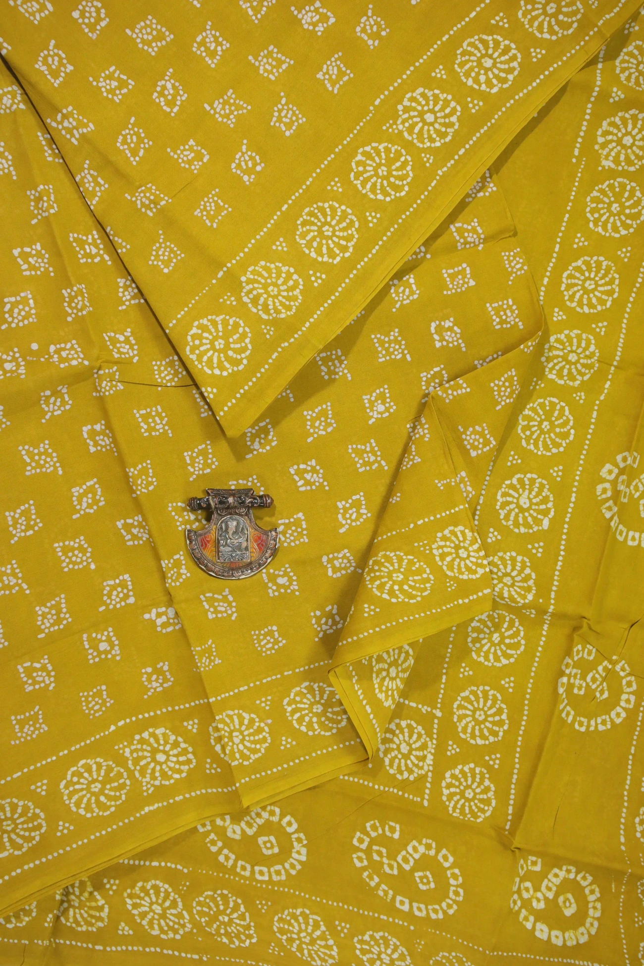 mustard-flower-madurai-sungudi-saree-ss005776-a