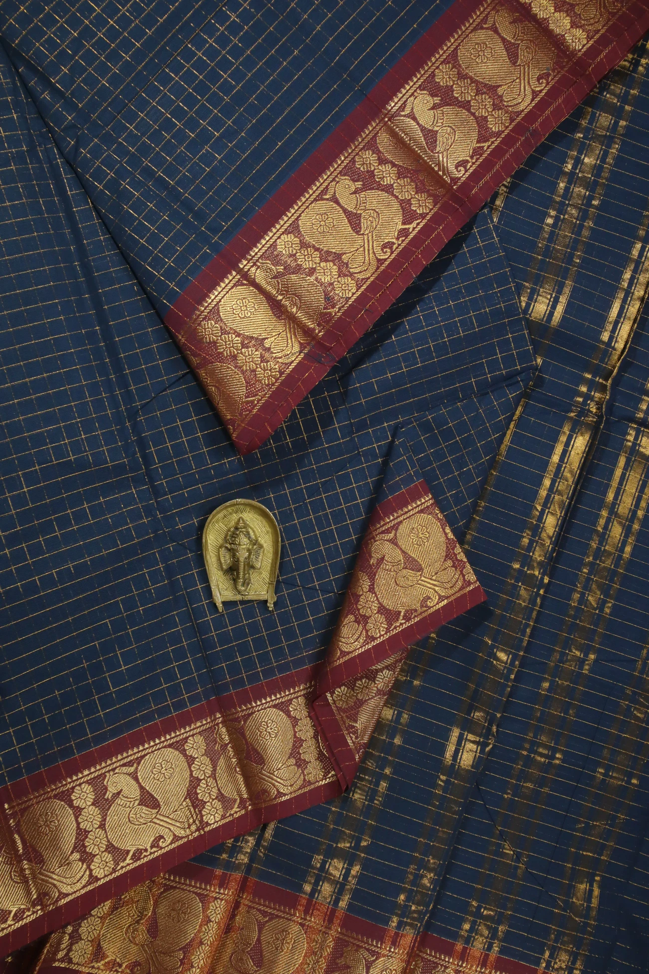 navy-peacock-madurai-sungudi-saree-ss005745-a