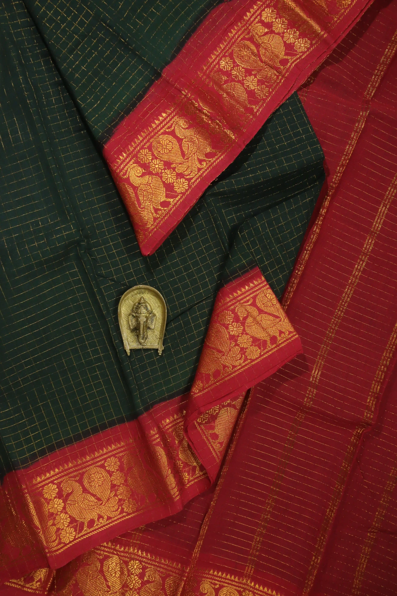 dark-green-peacock-madurai-sungudi-saree-ss005727-a