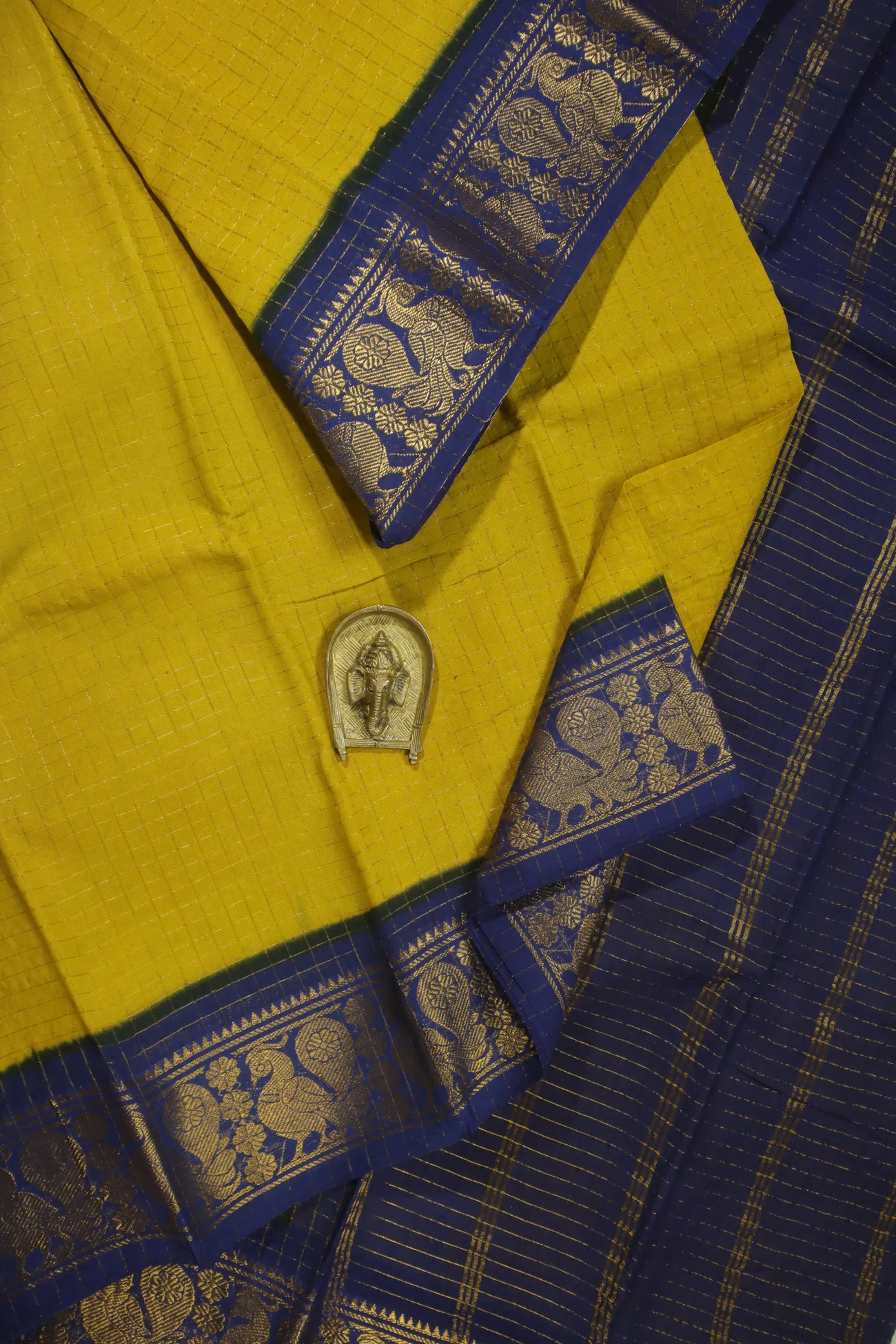 mustard-peacock-madurai-sungudi-saree-ss005736-a