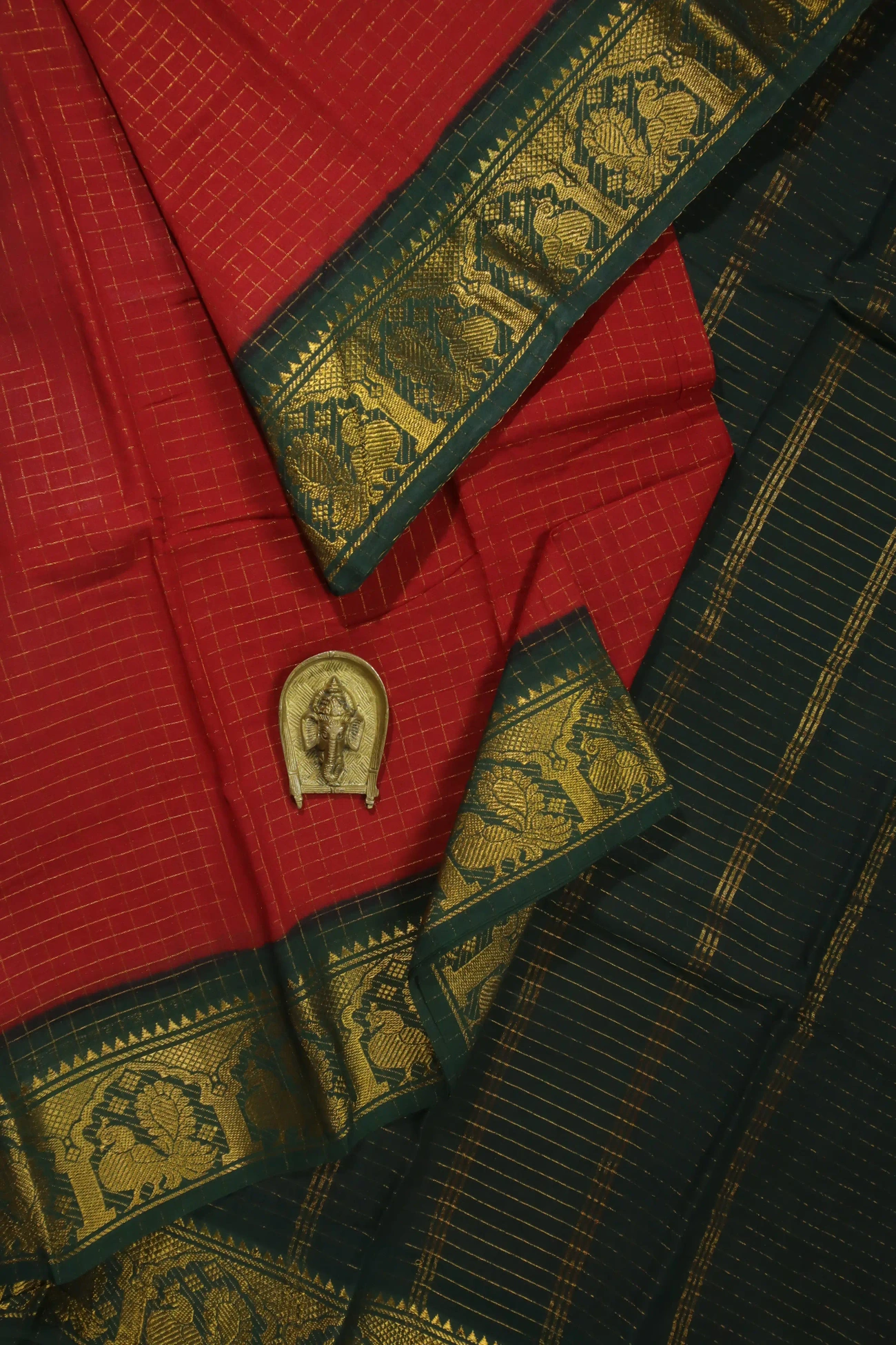 maroon-peacock-madurai-sungudi-saree-ss005725-a