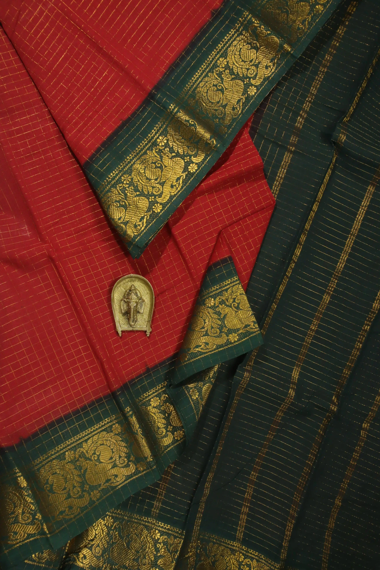 maroon-peacock-madurai-sungudi-saree-ss005731-a