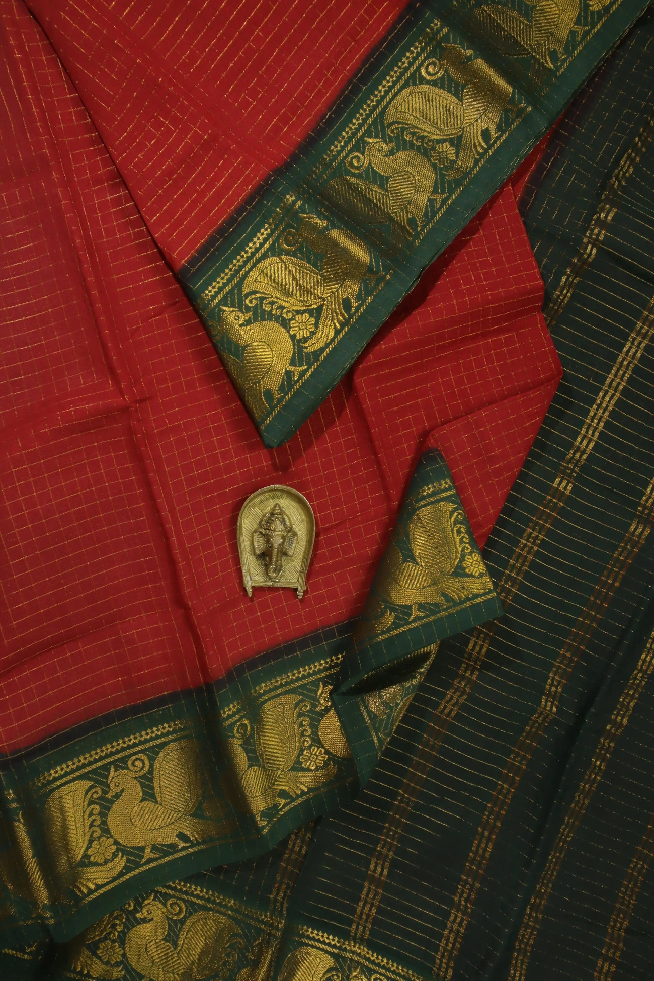 maroon-peacock-madurai-sungudi-saree-ss005788-a