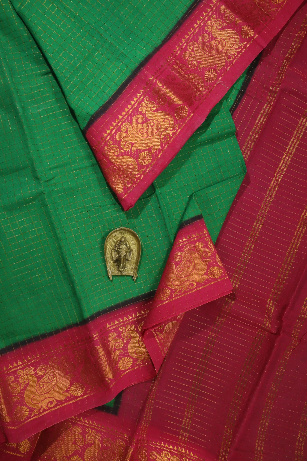 green-peacock-madurai-sungudi-saree-ss005793-a