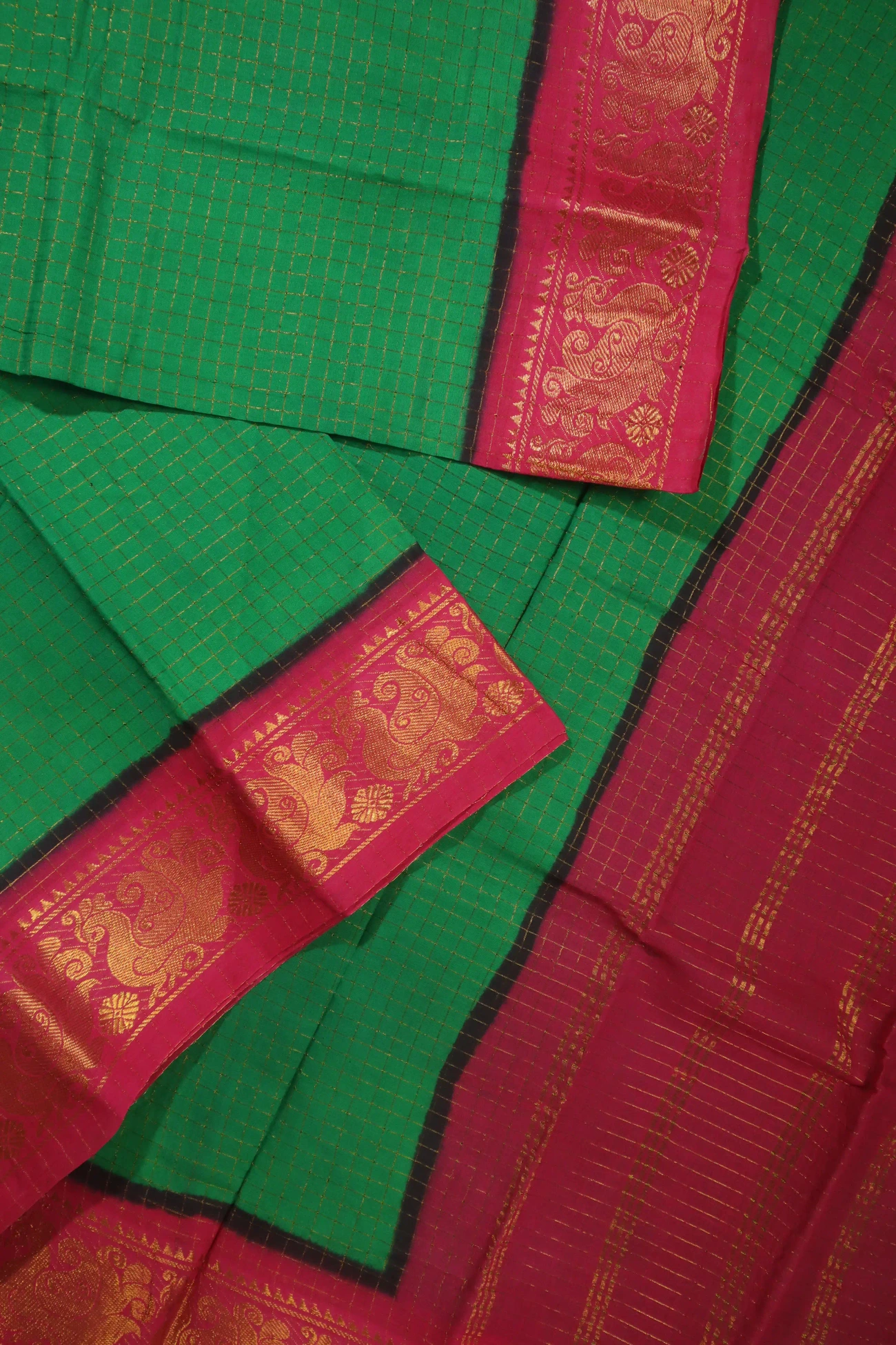 green-peacock-madurai-sungudi-saree-ss005793-b