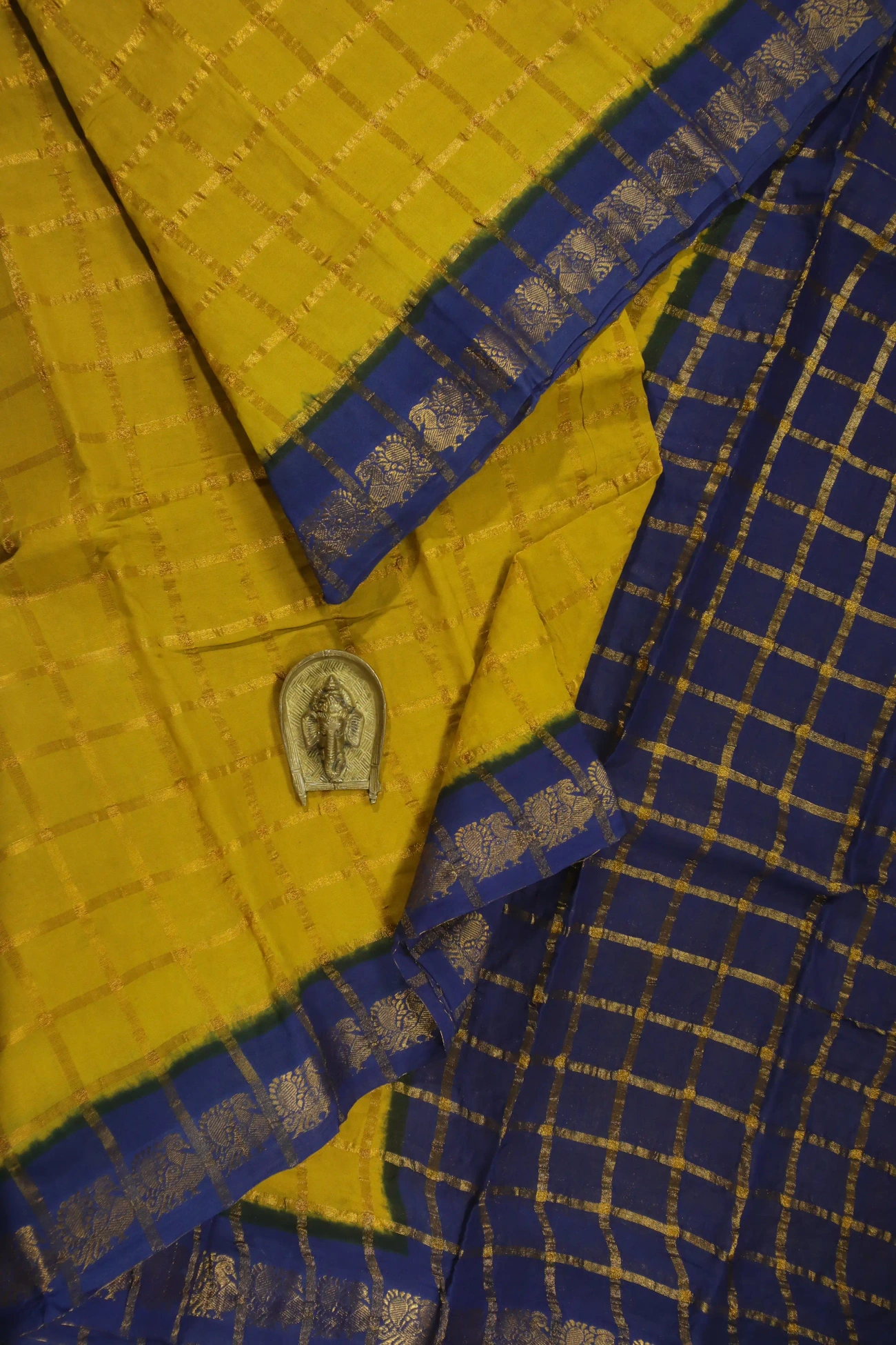 mustard-peacock-madurai-sungudi-saree-ss005719-a