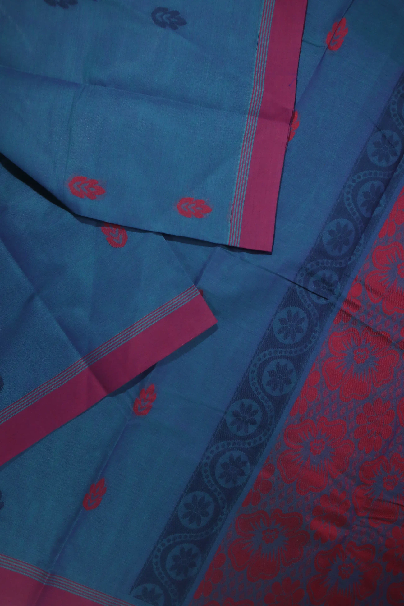 peacock-blue-flower-coimbatore-cotton-saree-cbe000218-b