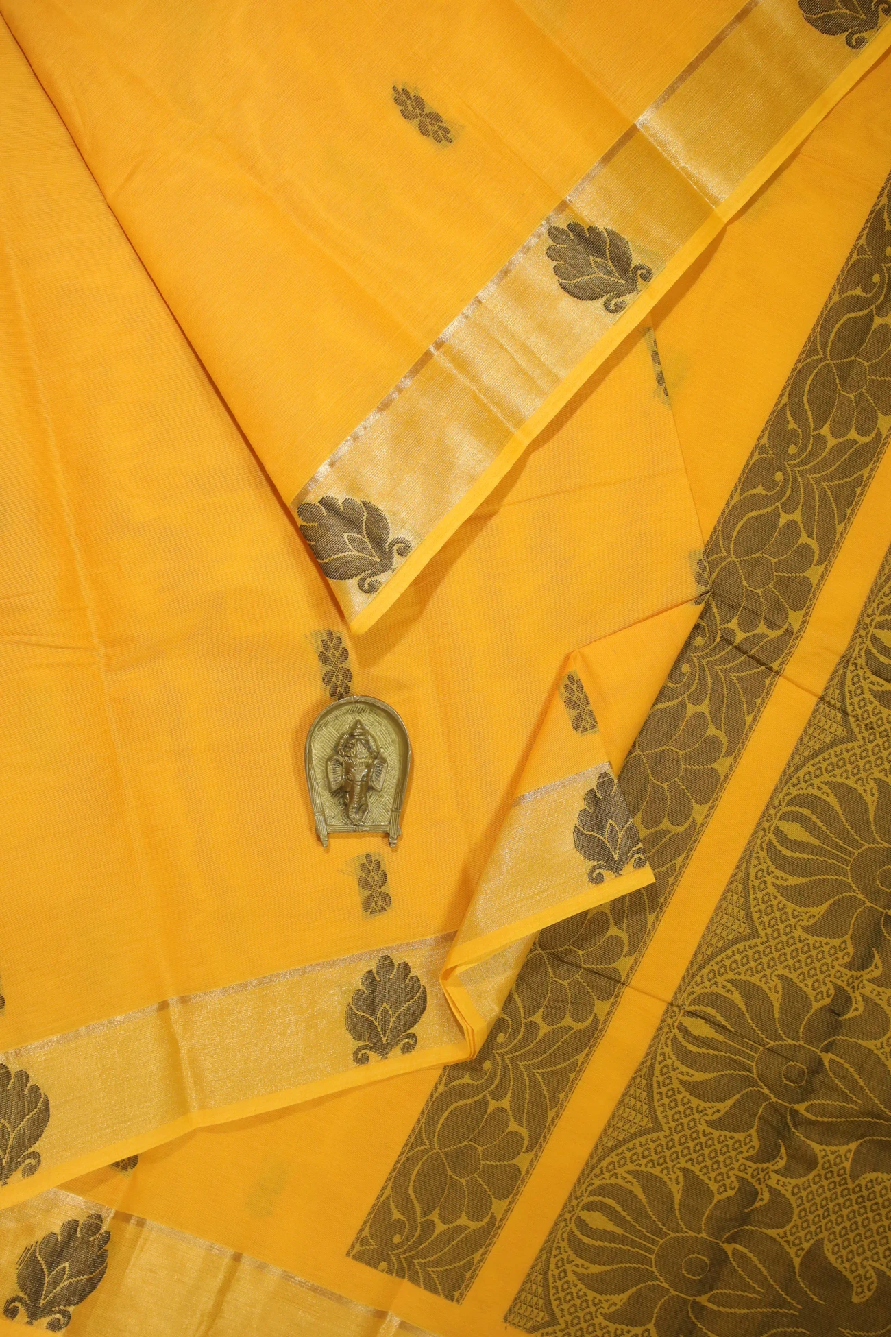 yellow-flower-coimbatore-cotton-saree-cbe000249-a