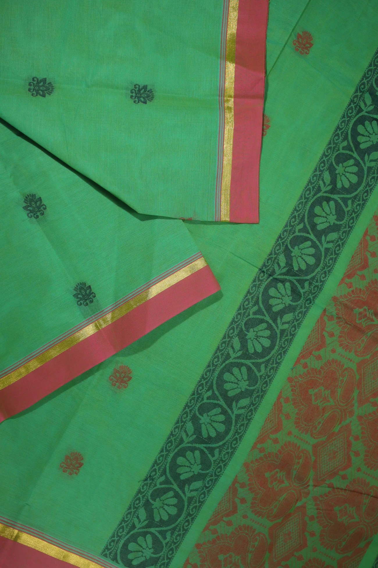 green-flower-coimbatore-cotton-saree-cbe000214-b