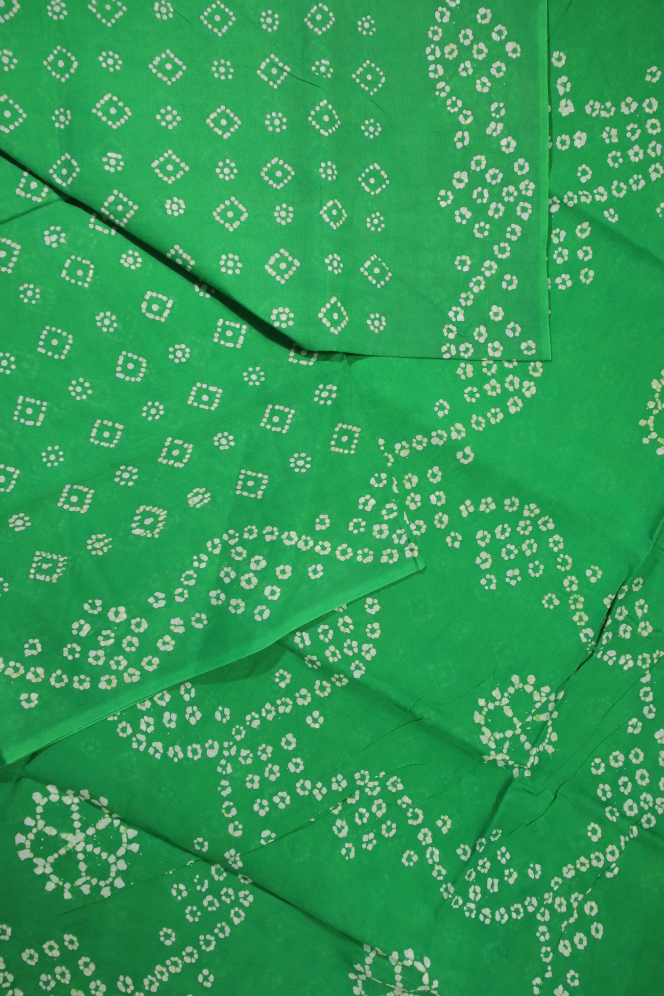 green-buttas-madurai-sungudi-saree-ss005763-b