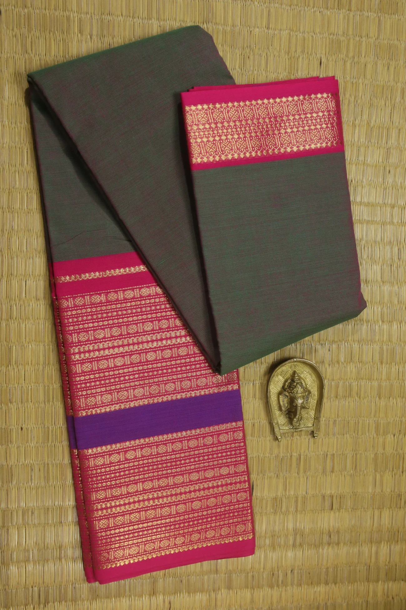 sienna-ruthratcham-malarkodi-sarees-mk007411-a