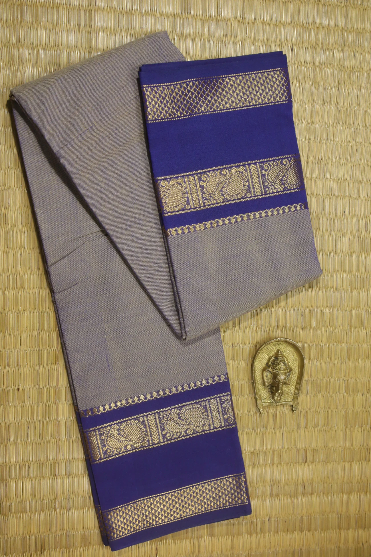 light-steel-blue-peacock-malarkodi-saree-mk007372-a