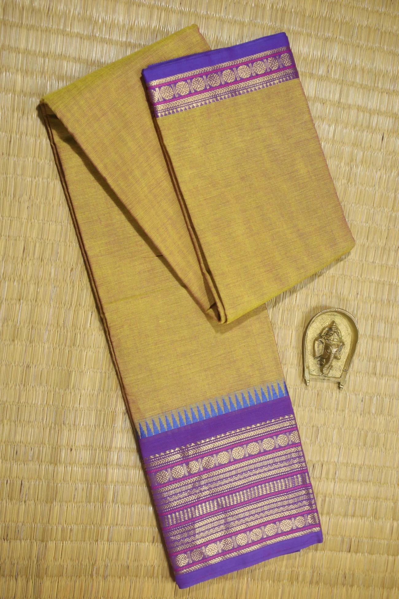 goldenrod-temple-ruthratcham-malarkodi-saree-mk007665-a