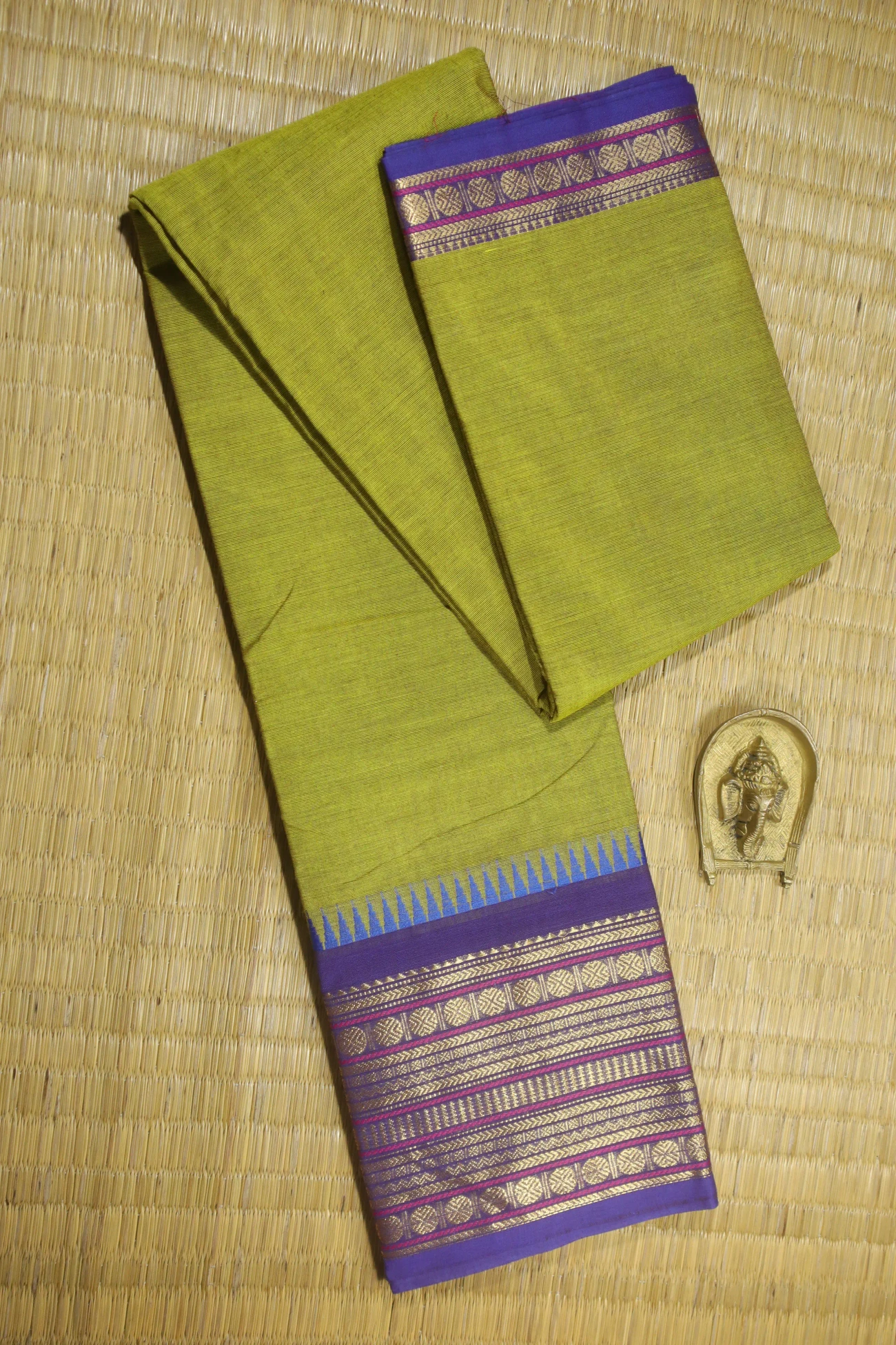 green-temple-ruthratcham-malarkodi-saree-mk007668-a