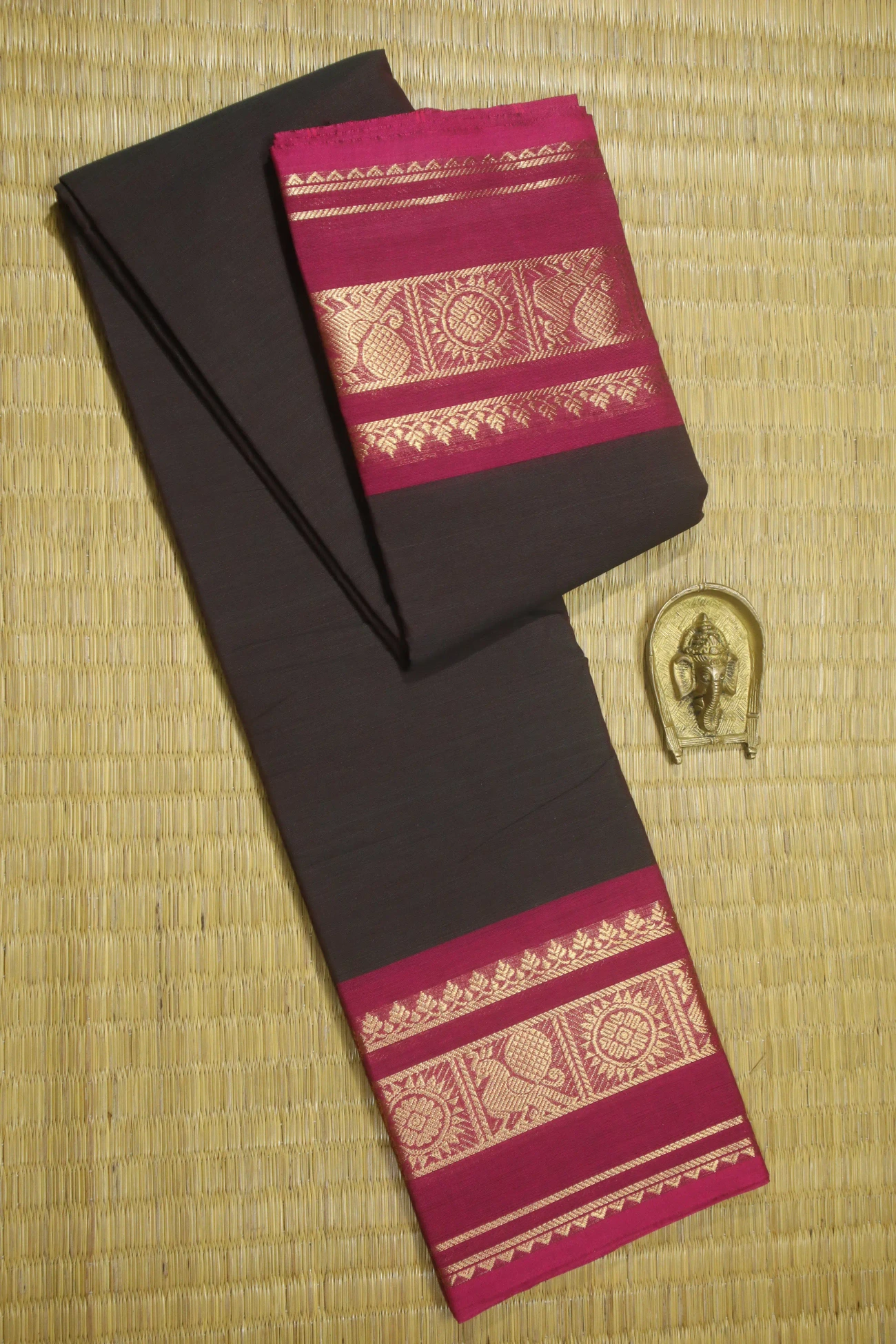 sepia-peacock-malarkodi-saree-mk007613-a