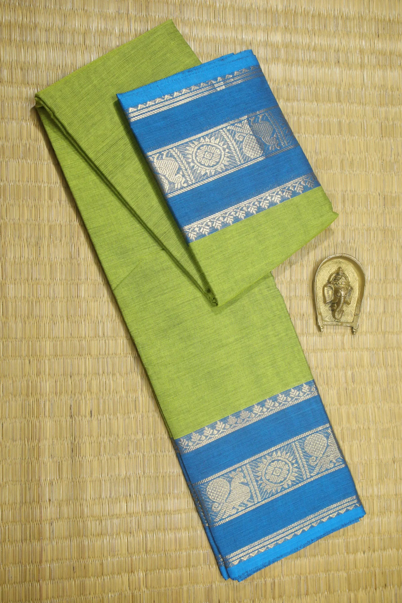 green-peacock-malarkodi-saree-mk007599-a