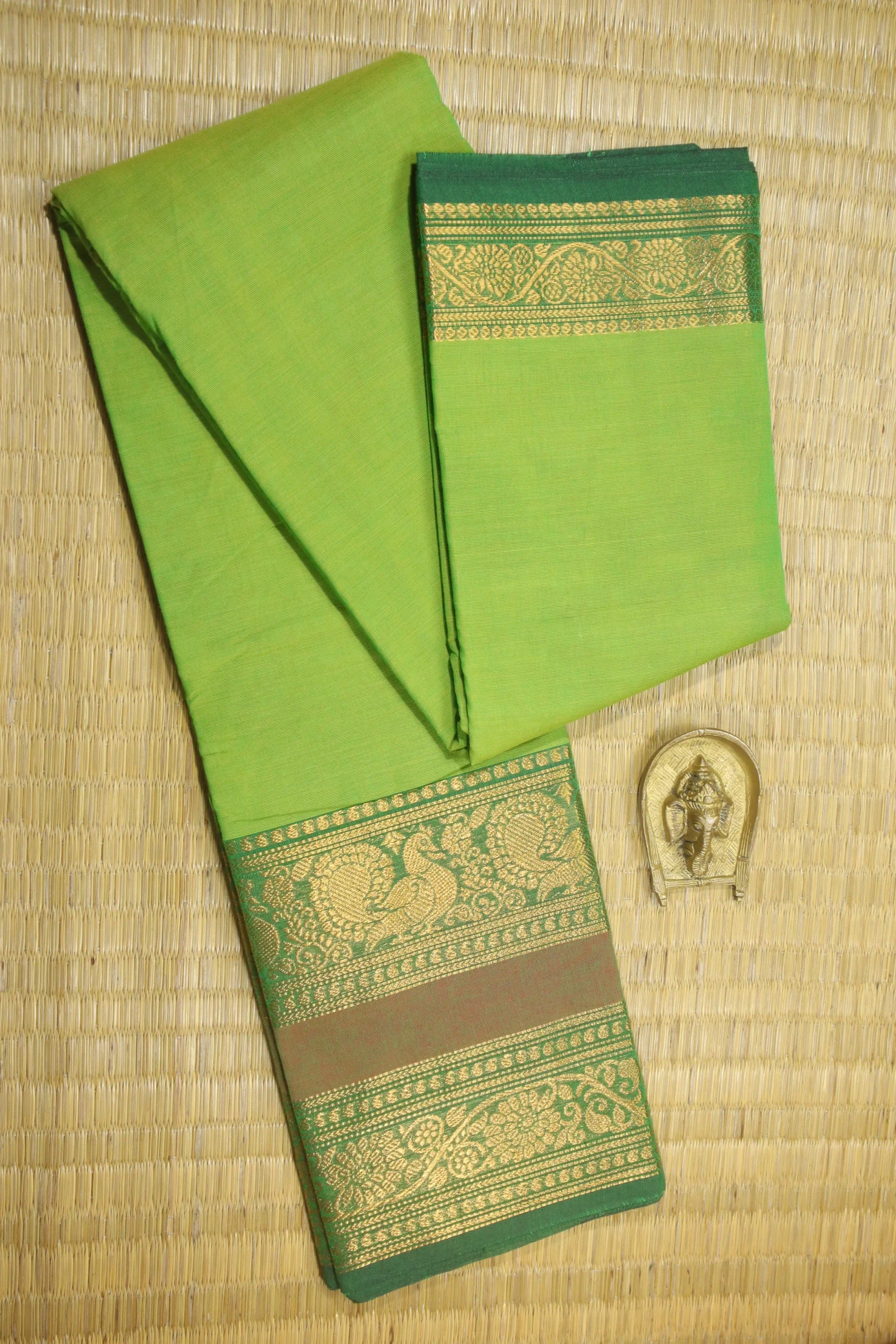 light-green-peacock-malarkodi-saree-mk007480-a