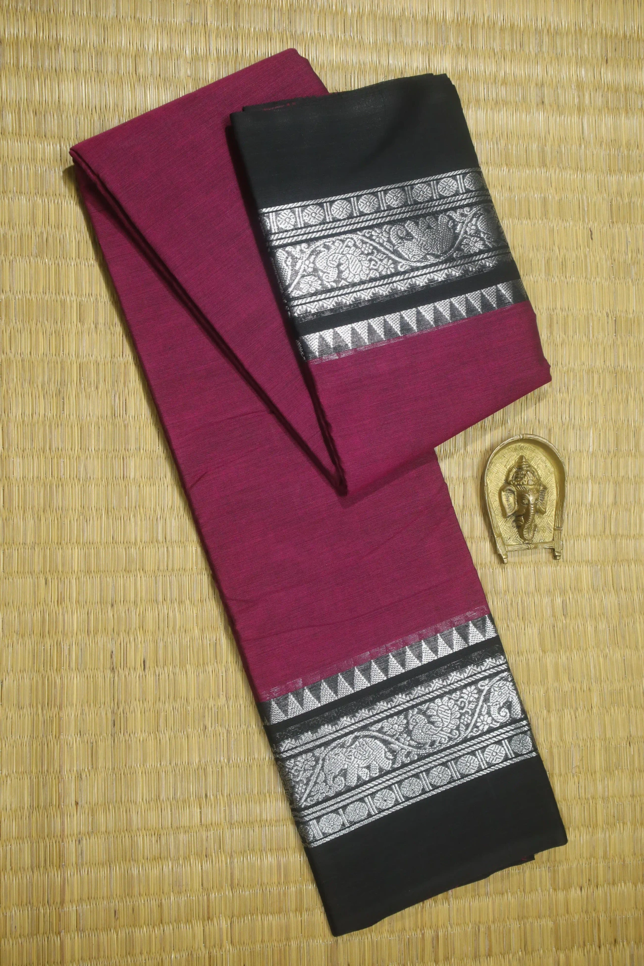 magenta-peacock-elephant-malarkodi-saree-mk007623-a