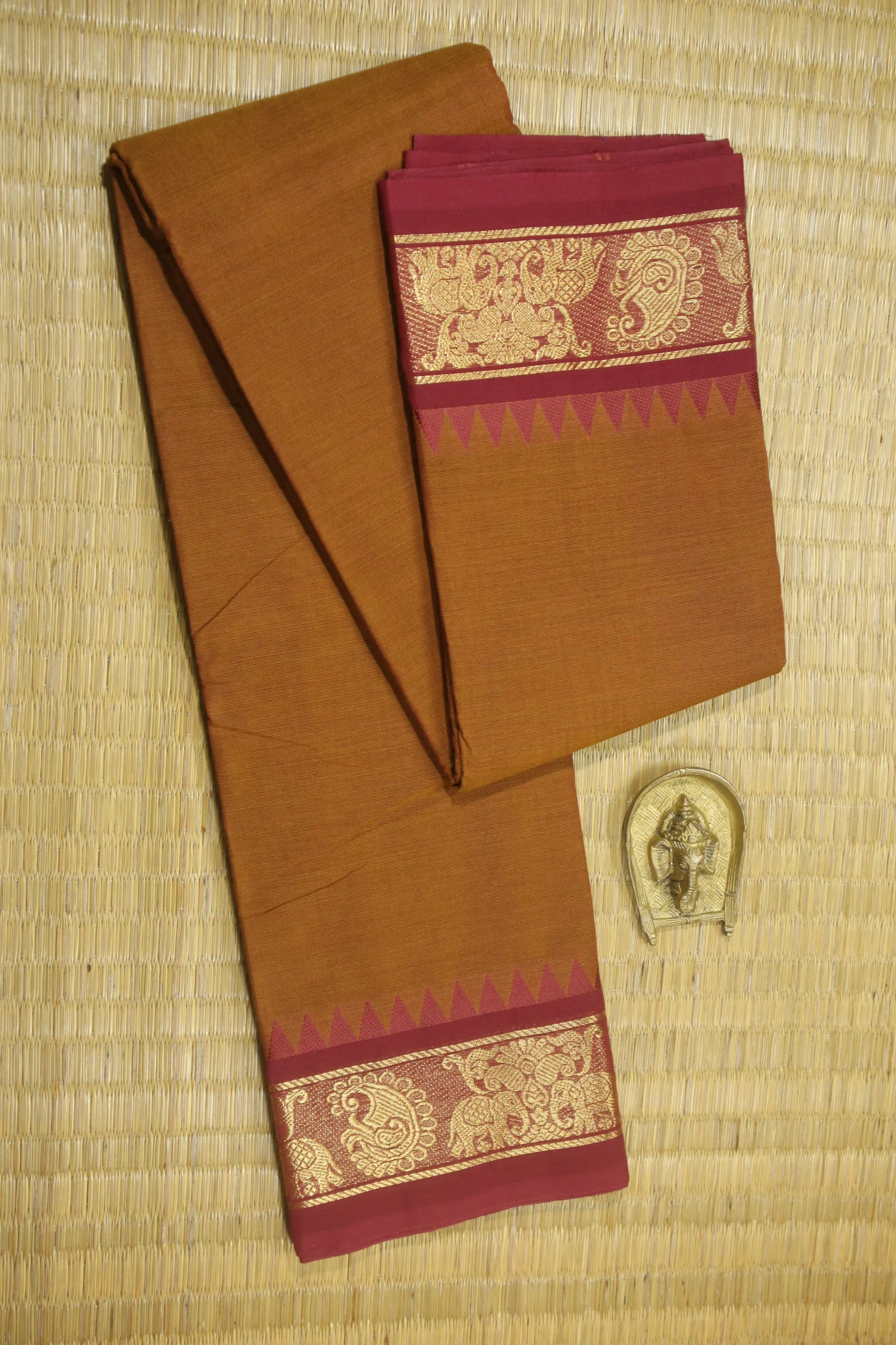 brown-temple-elephant-malarkodi-saree-mk007499-a