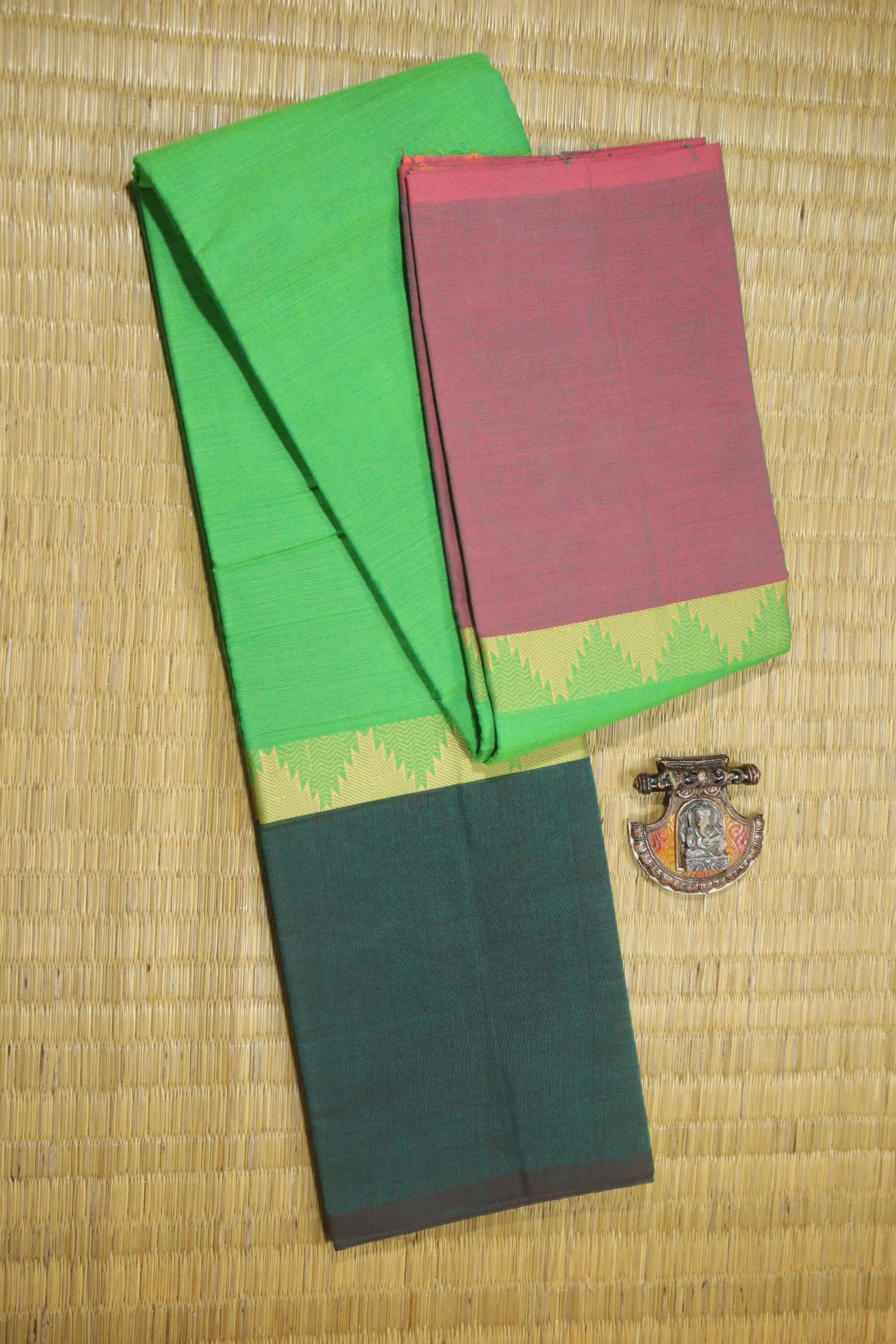 light-green-temple-muppagam-three-part-malarkodi-saree-mk007574-a