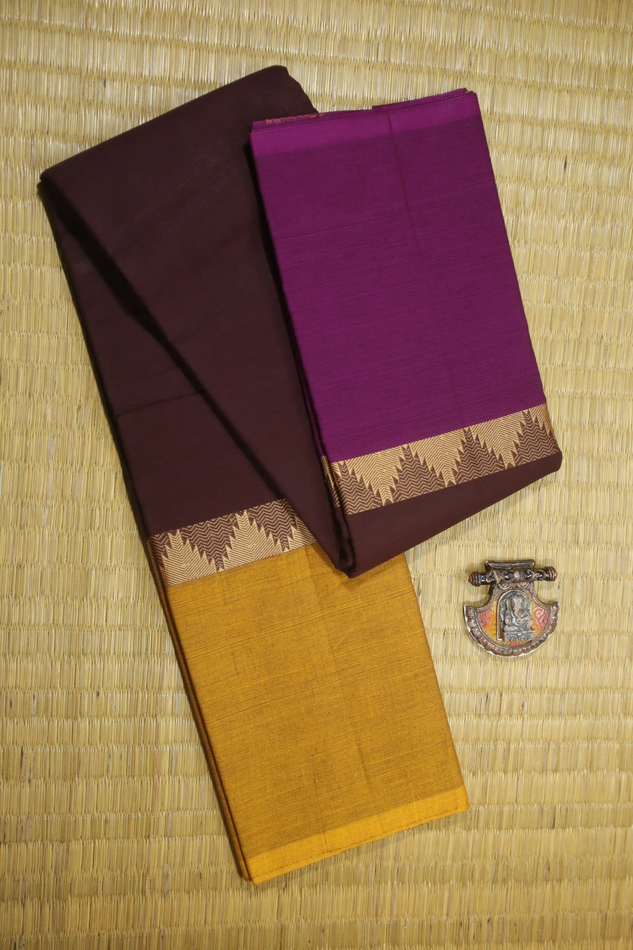 coffee-brown-temple-muppagam-three-part-malarkodi-saree-mk007562-a