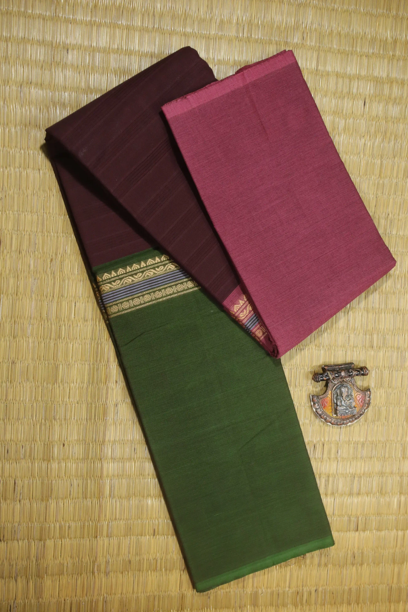 coffee-brown-muppagam-three-part-ruthratcham-malarkodi-saree-mk007569-a