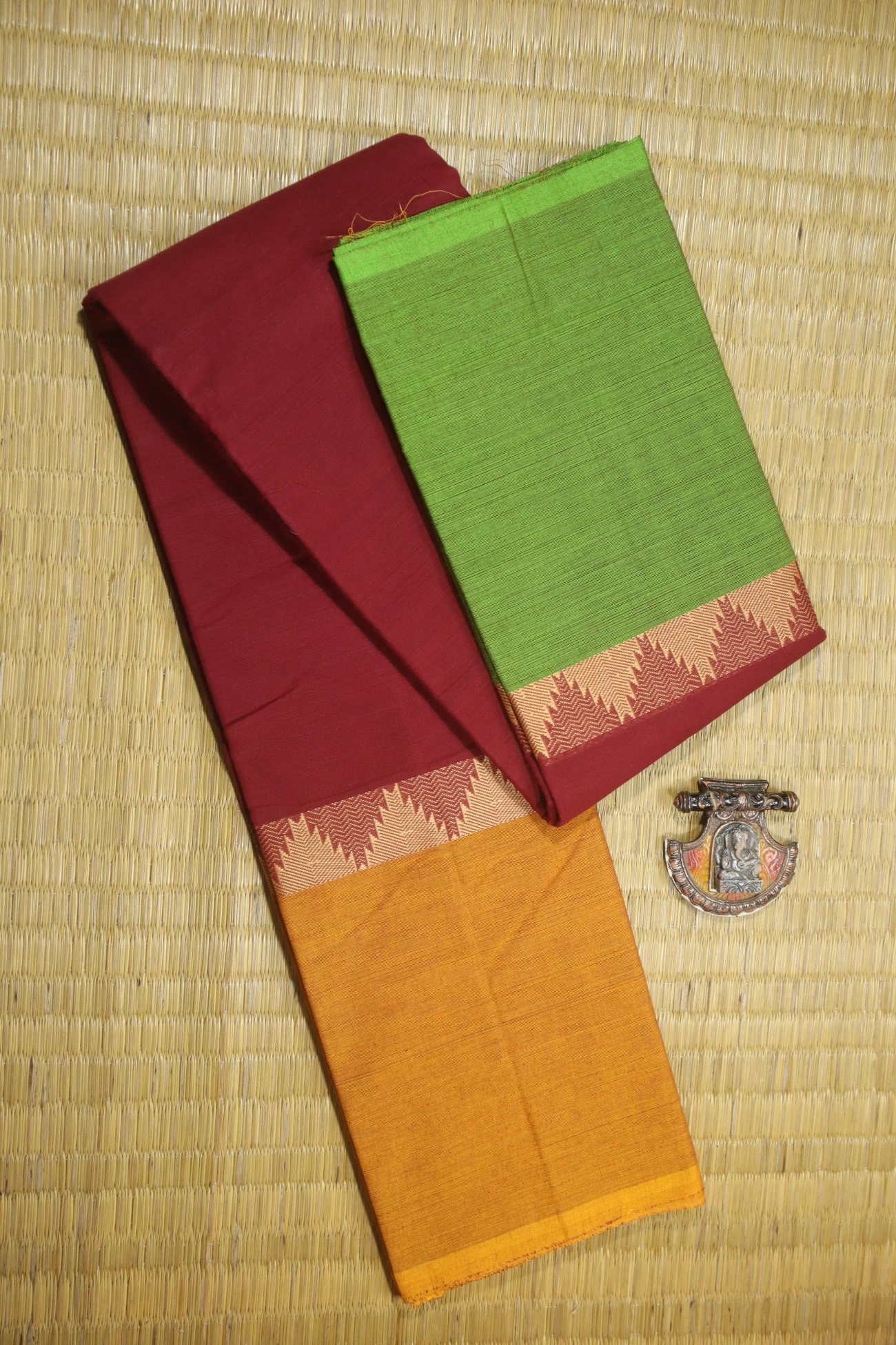 dark-maroon-temple-muppagam-three-part-malarkodi-saree-mk007560-a