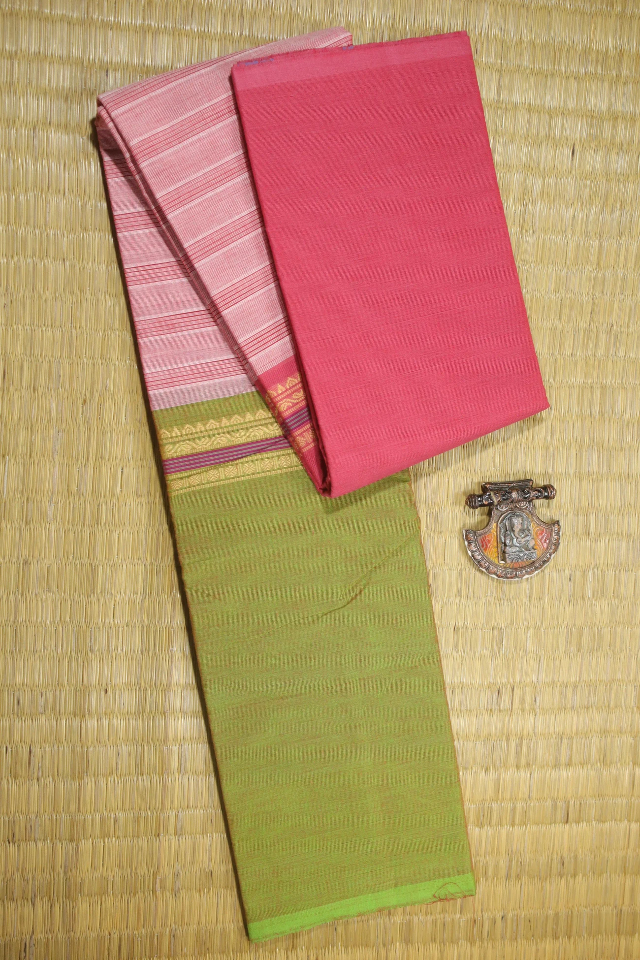 light-pink-temple-ruthratcham-muppagam-three-part-malarkodi-saree-mk007551-a