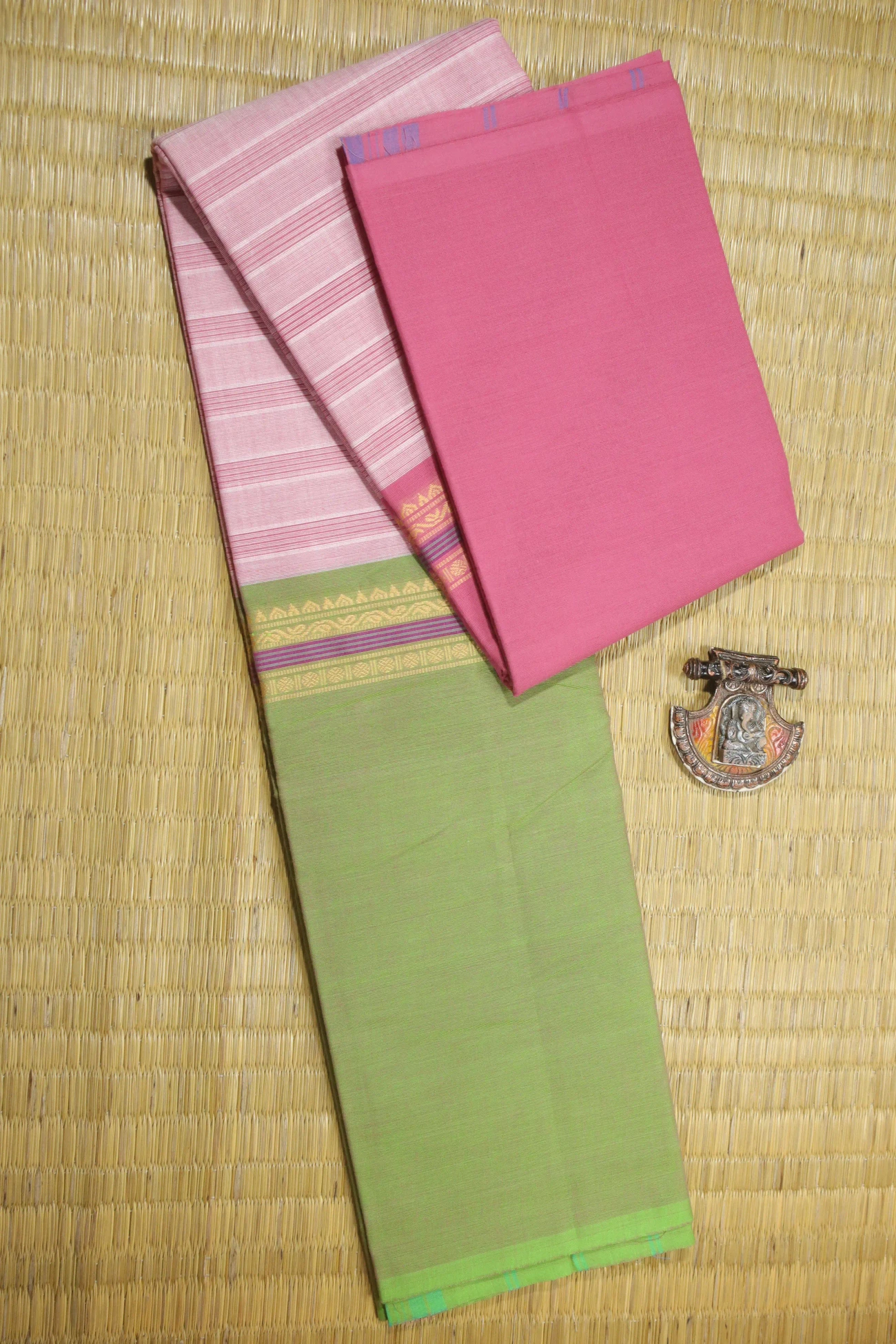 light-pink-muppagam-three-part-ruthratcham-malarkodi-saree-mk007547-a